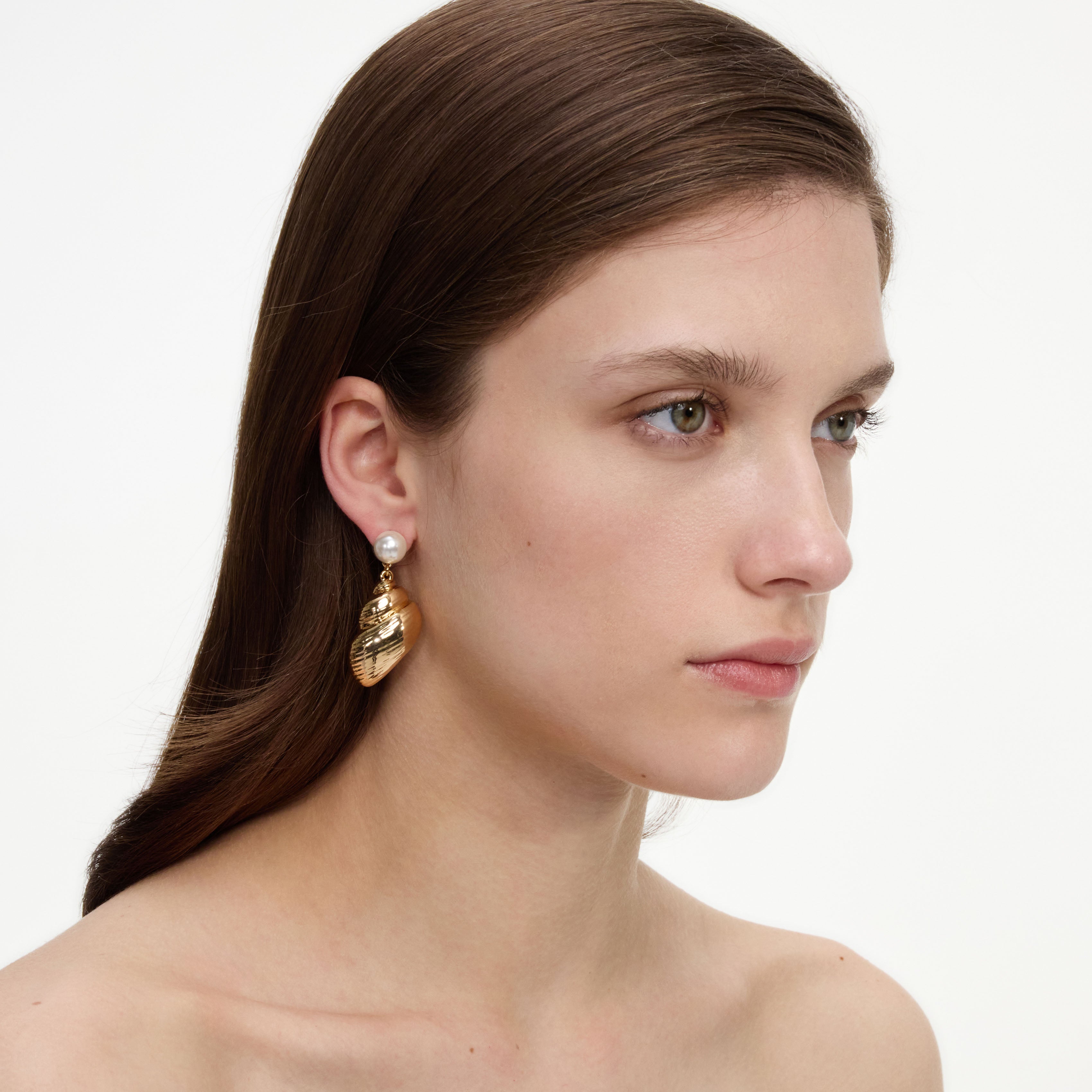 Self Portrait Shell Ohrringe Gold Perle Muschel Ohrstecker