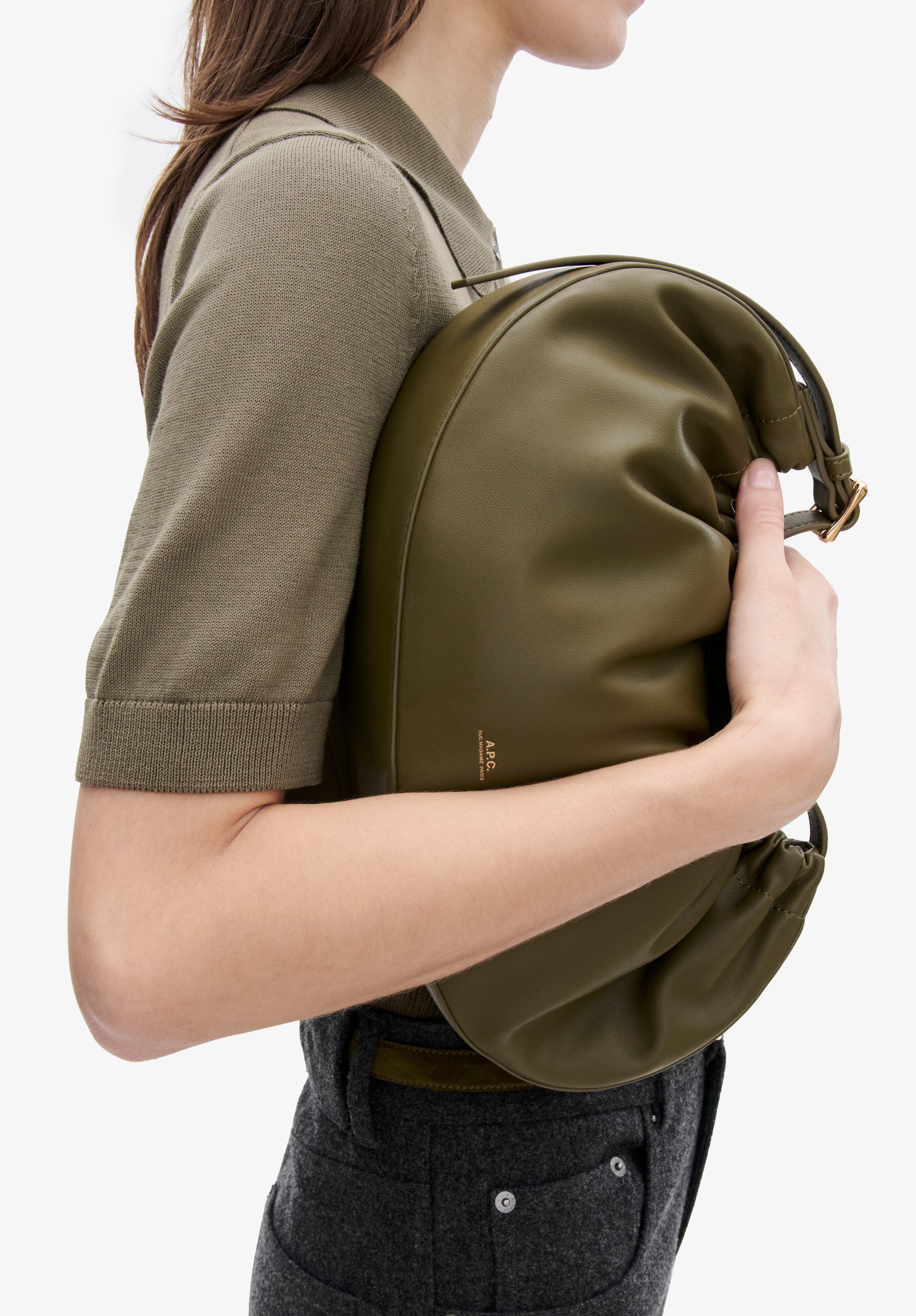 A.P.C. Ninon Hoop Schultertasche TU grün Lederoptik