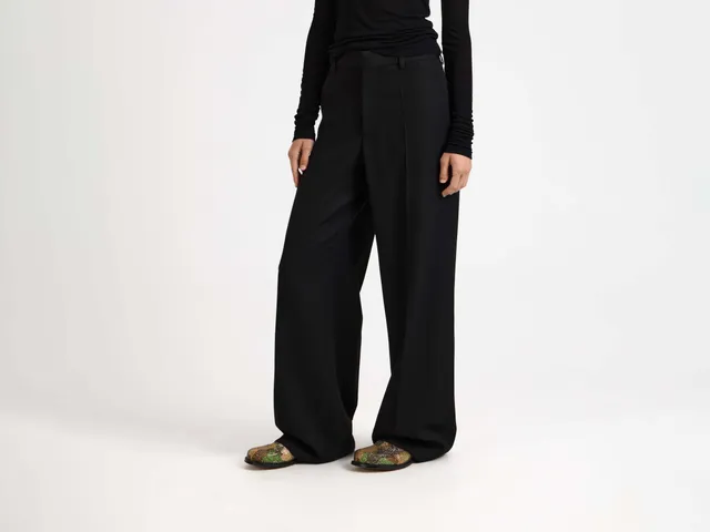 J.W.Anderson Trousers Anzughose Damen Schwarz Hornknöpfe