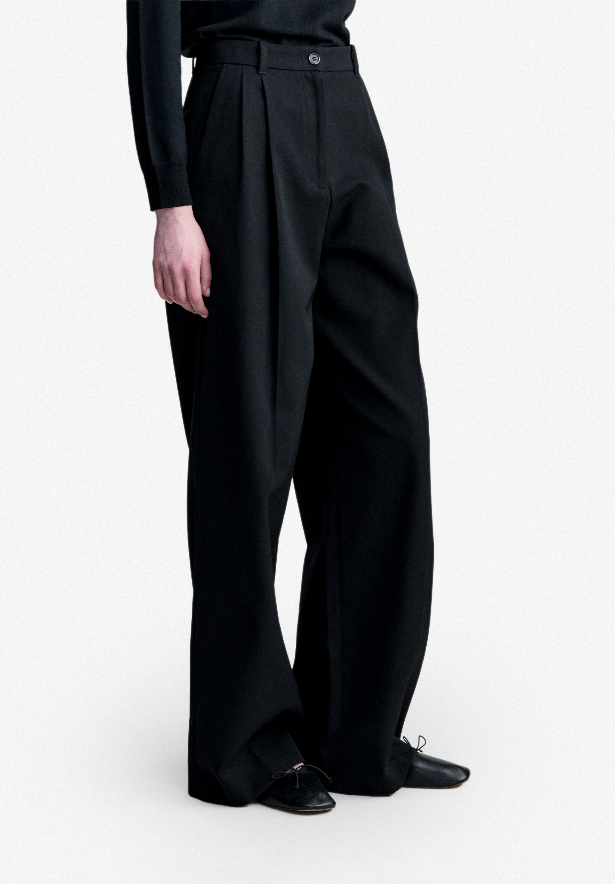 A.P.C. Baumwollhose schwarz weit Gr.38 Falten Bundhose