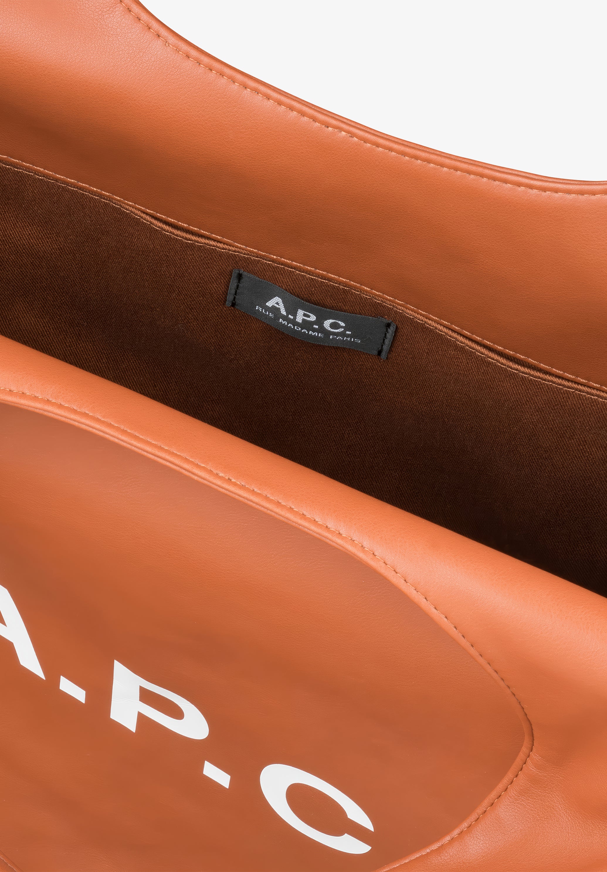 A.P.C. Ninon Stoffbeutel Lederoptik weiß recycelt