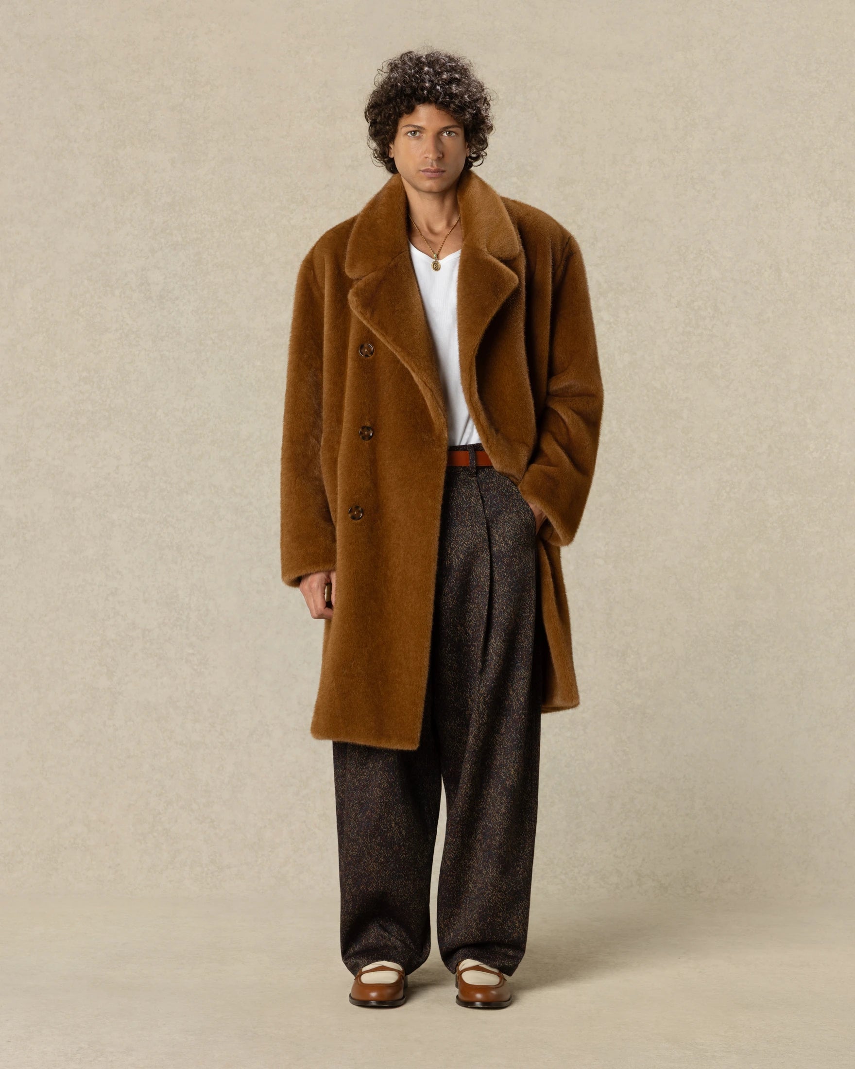 Drôle De Monsieur Faux Fur Double Breasted Mantel Dunkelbraun