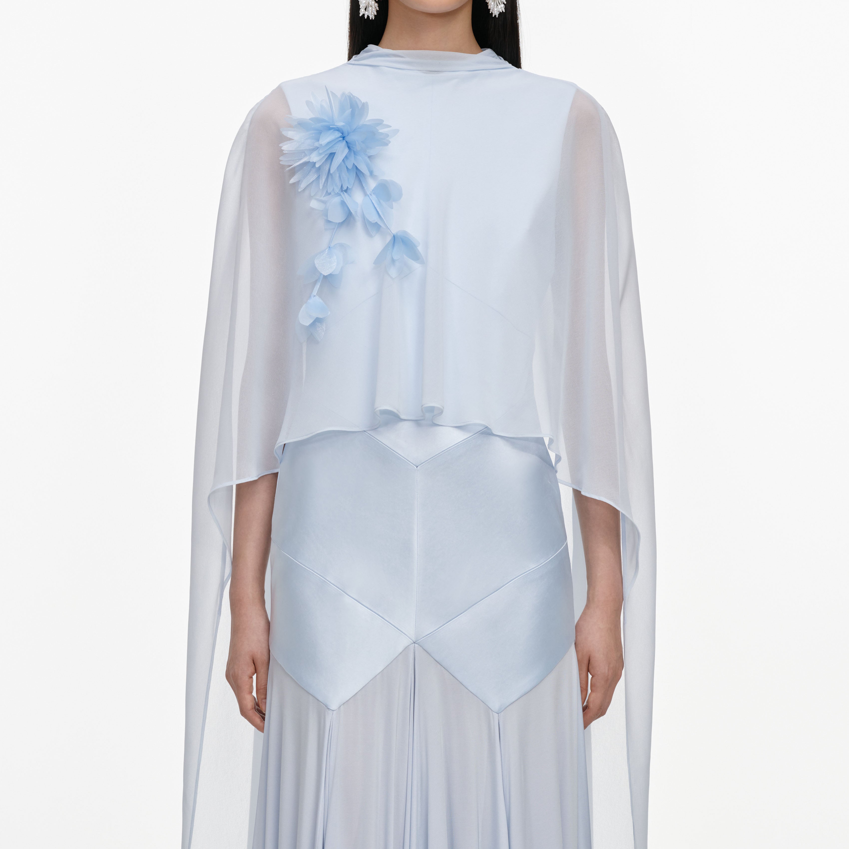 Self Portrait Blue Satin Cape Maxi Kleid Blau Jersey