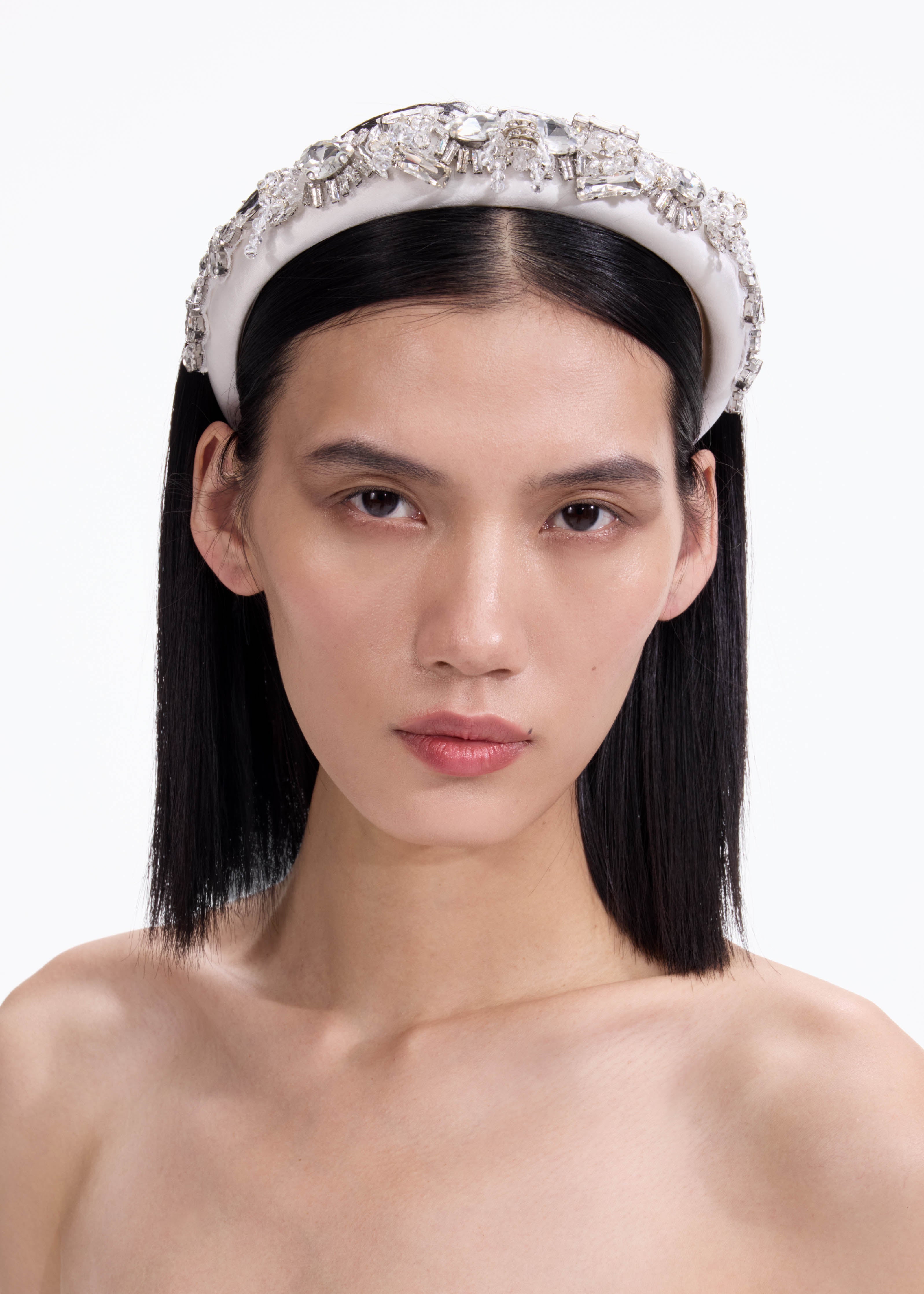 Self Portrait Embellished Satin Haarband Creme One Size