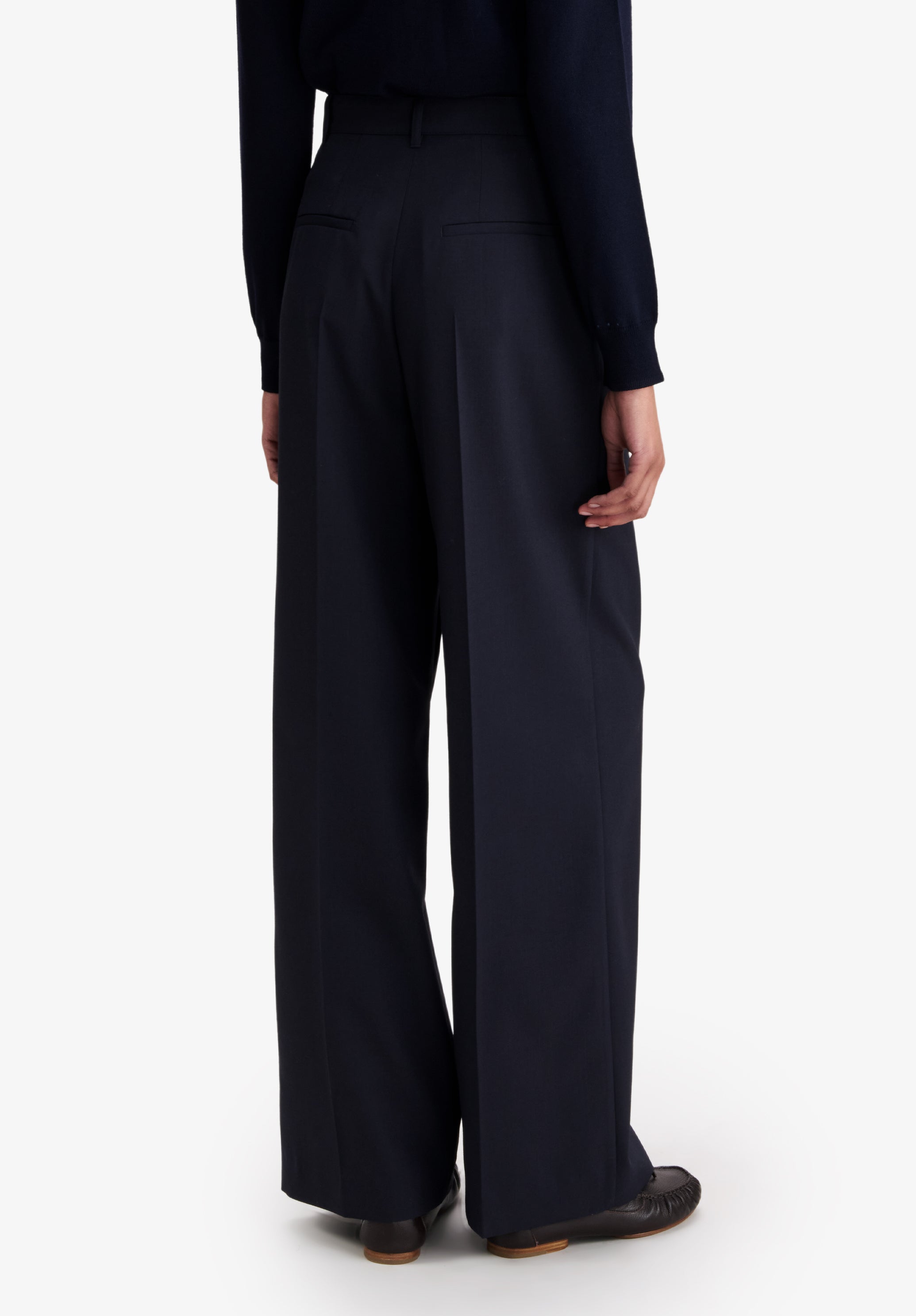 A.P.C. Hose marineblau weit recycelt Falten