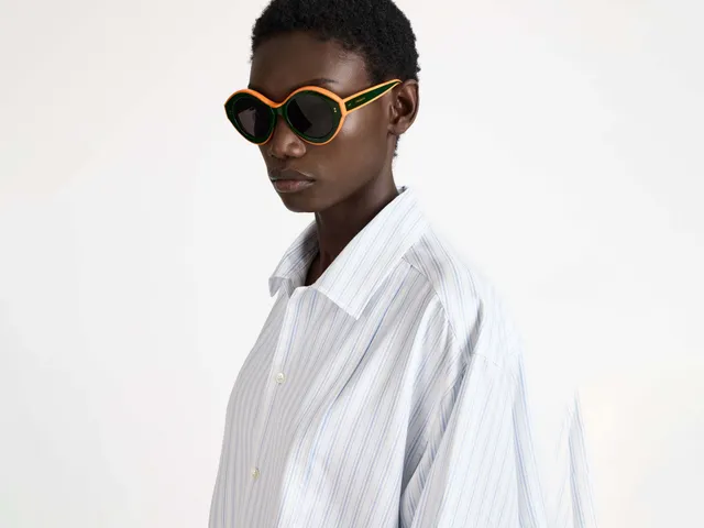 J.W.Anderson JWA07 Bumper Sonnenbrille Grün Orange Acetat