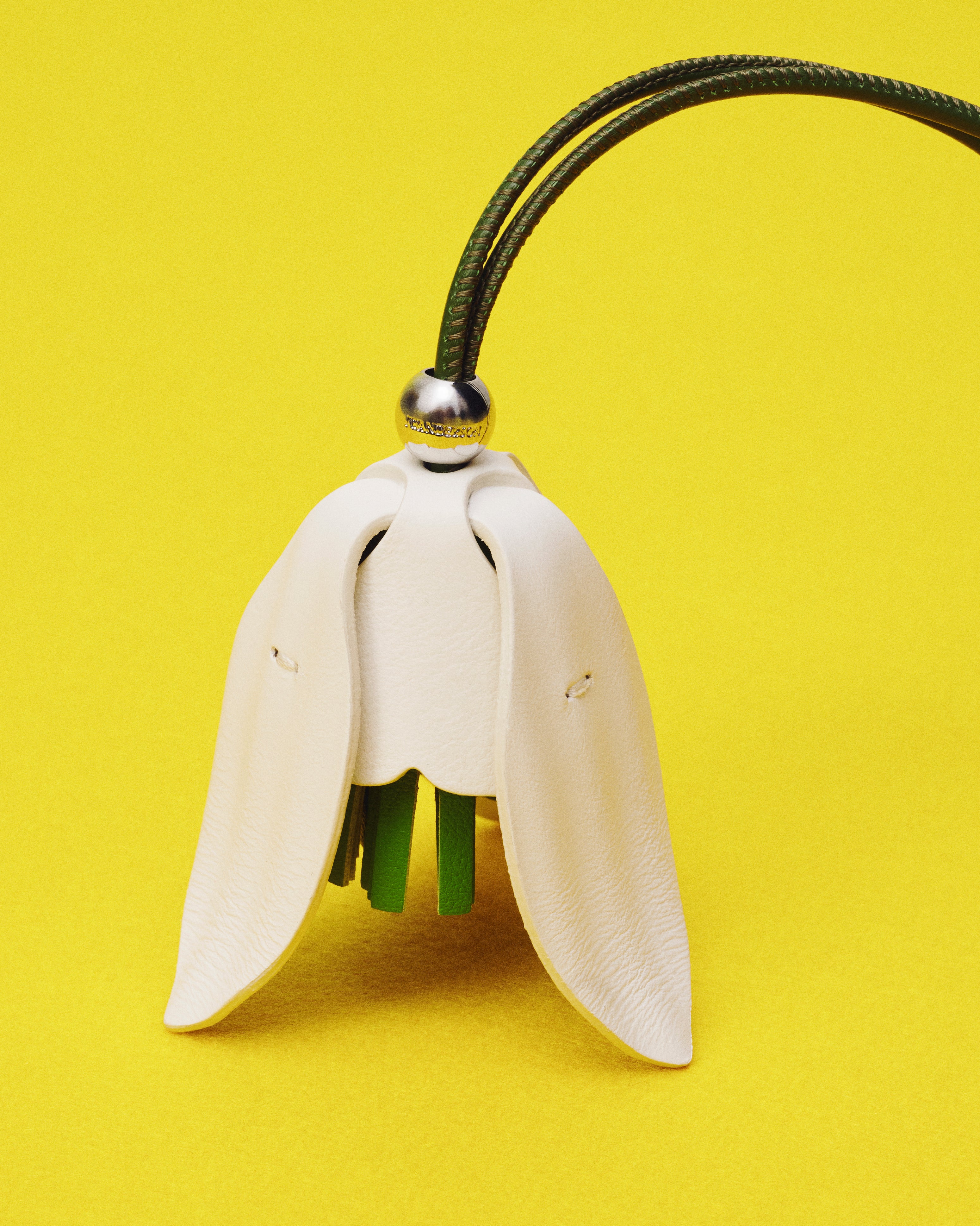 J.W.Anderson Bag Charms Leather Snowdrop Weiß Grün