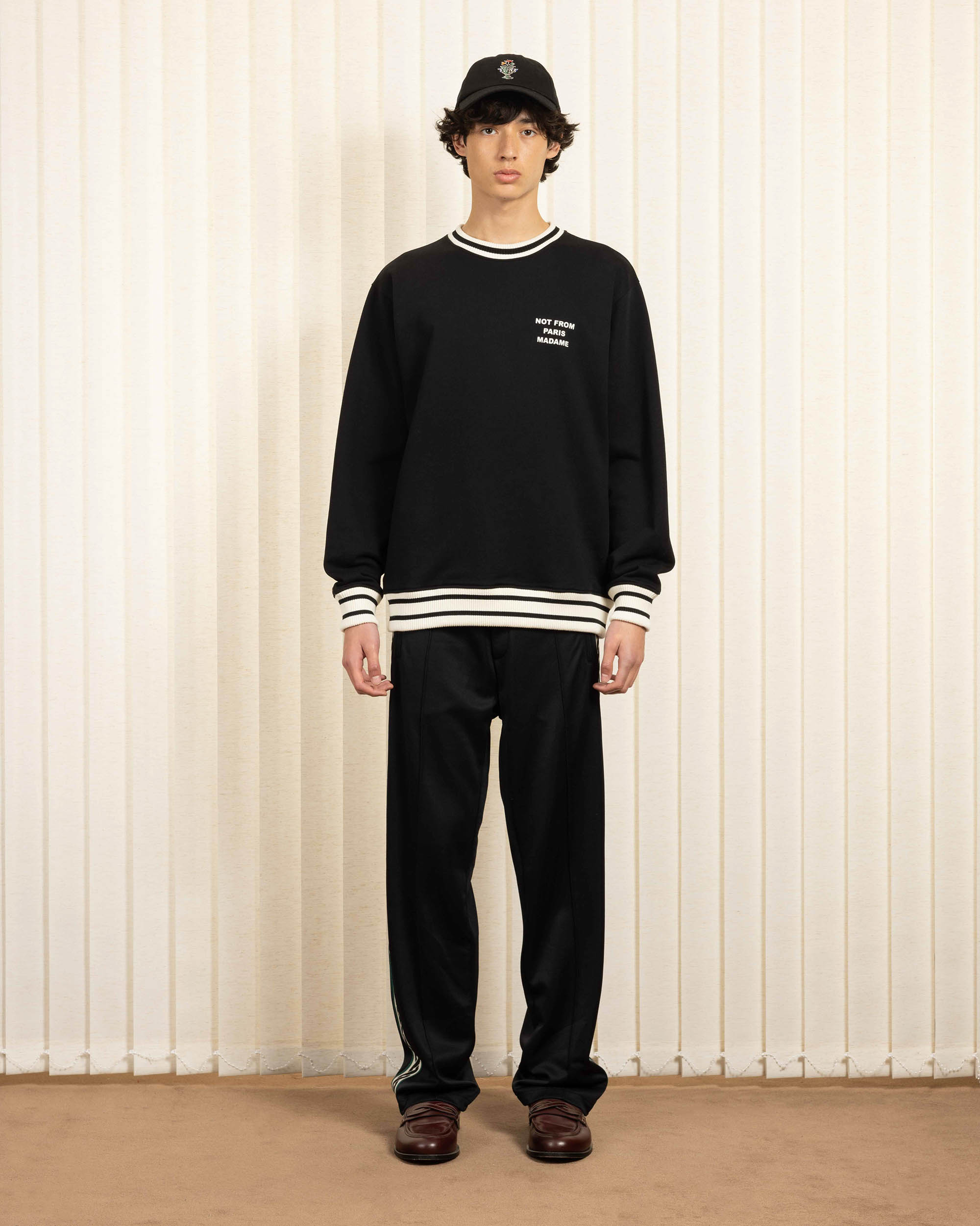Drôle De Monsieur Slogan Sport Sweatshirt Schwarz Baumwolle