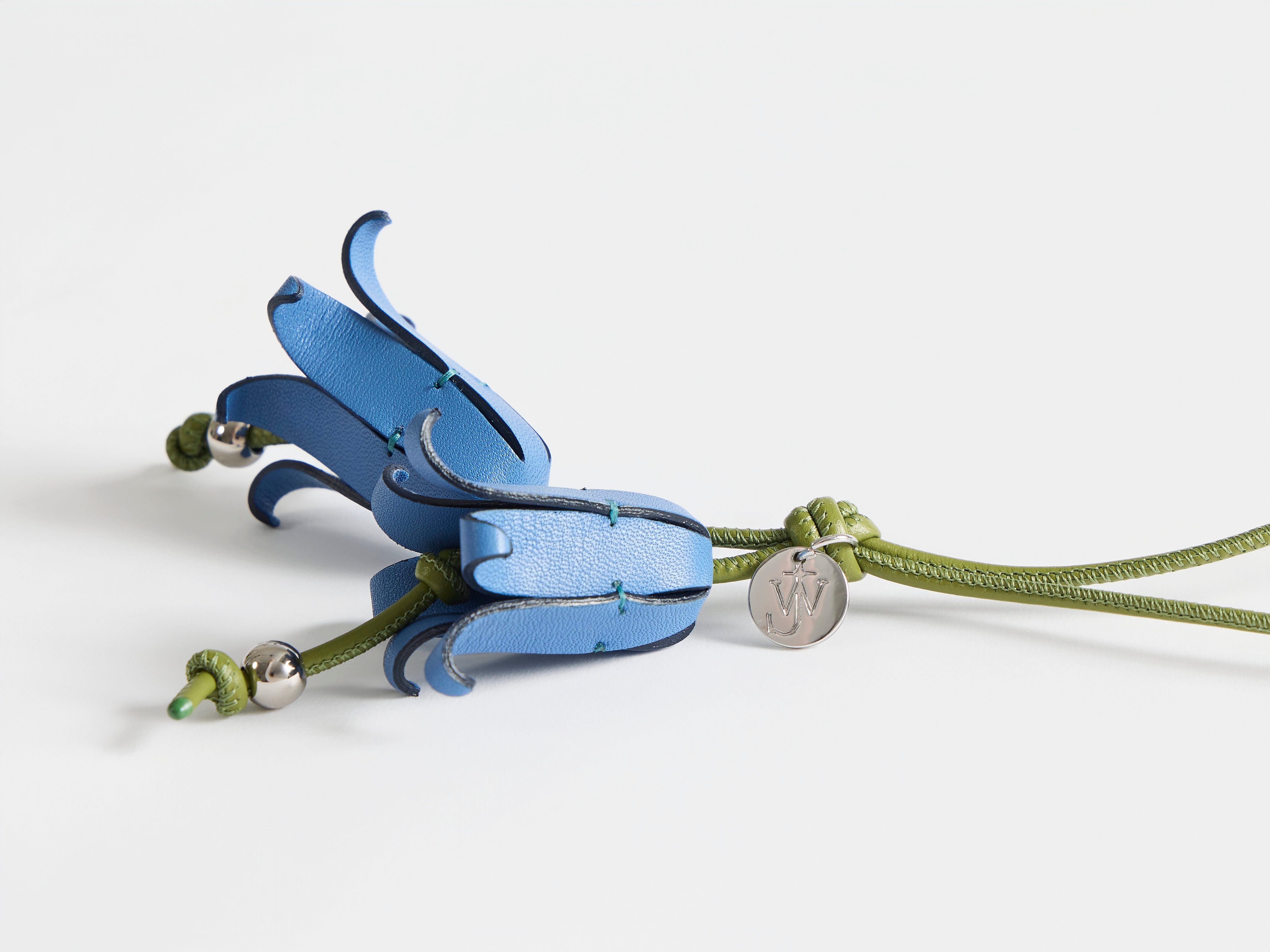 J.W.Anderson Bluebell Charm Blau Grün Leder Anhänger Blume