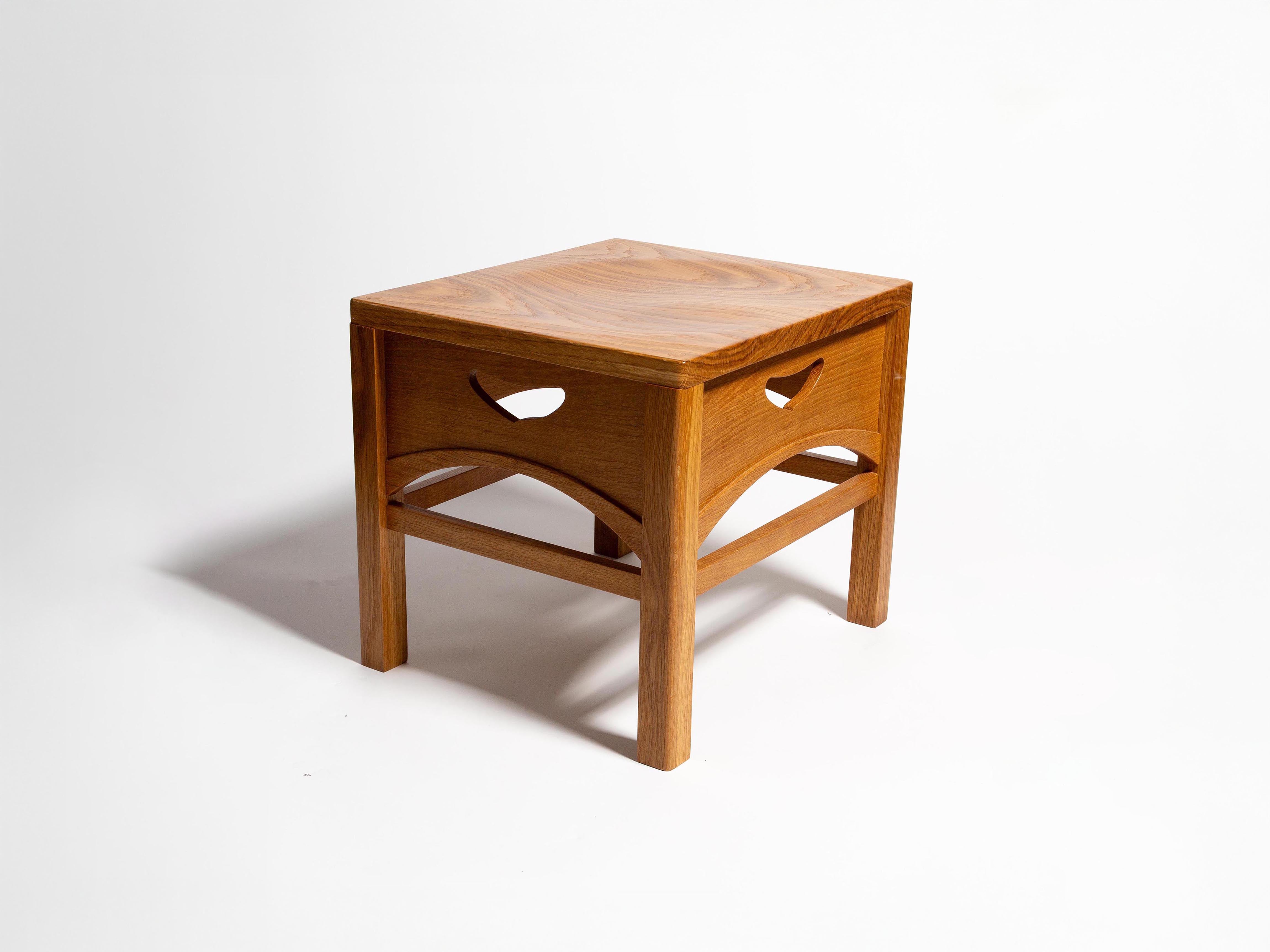 J.W. Anderson Mackintosh Hocker Eiche geölt Holz