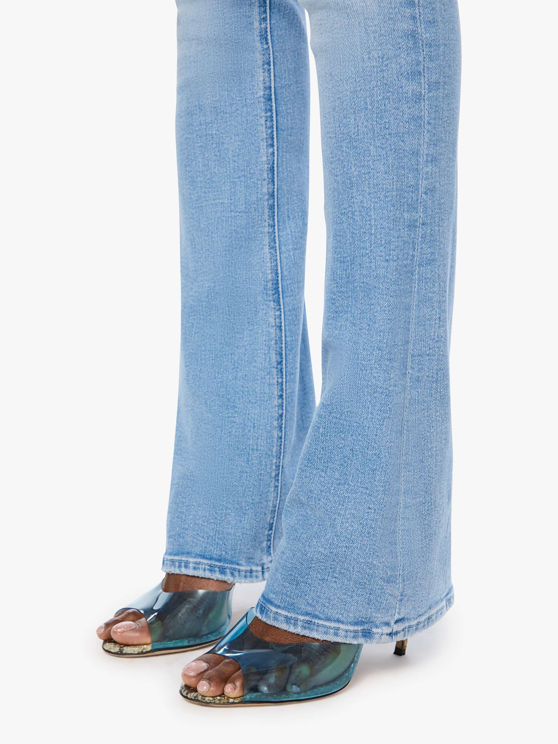 Mother The Runaway Flare Jeans Hellblau Mid-Rise Stretch