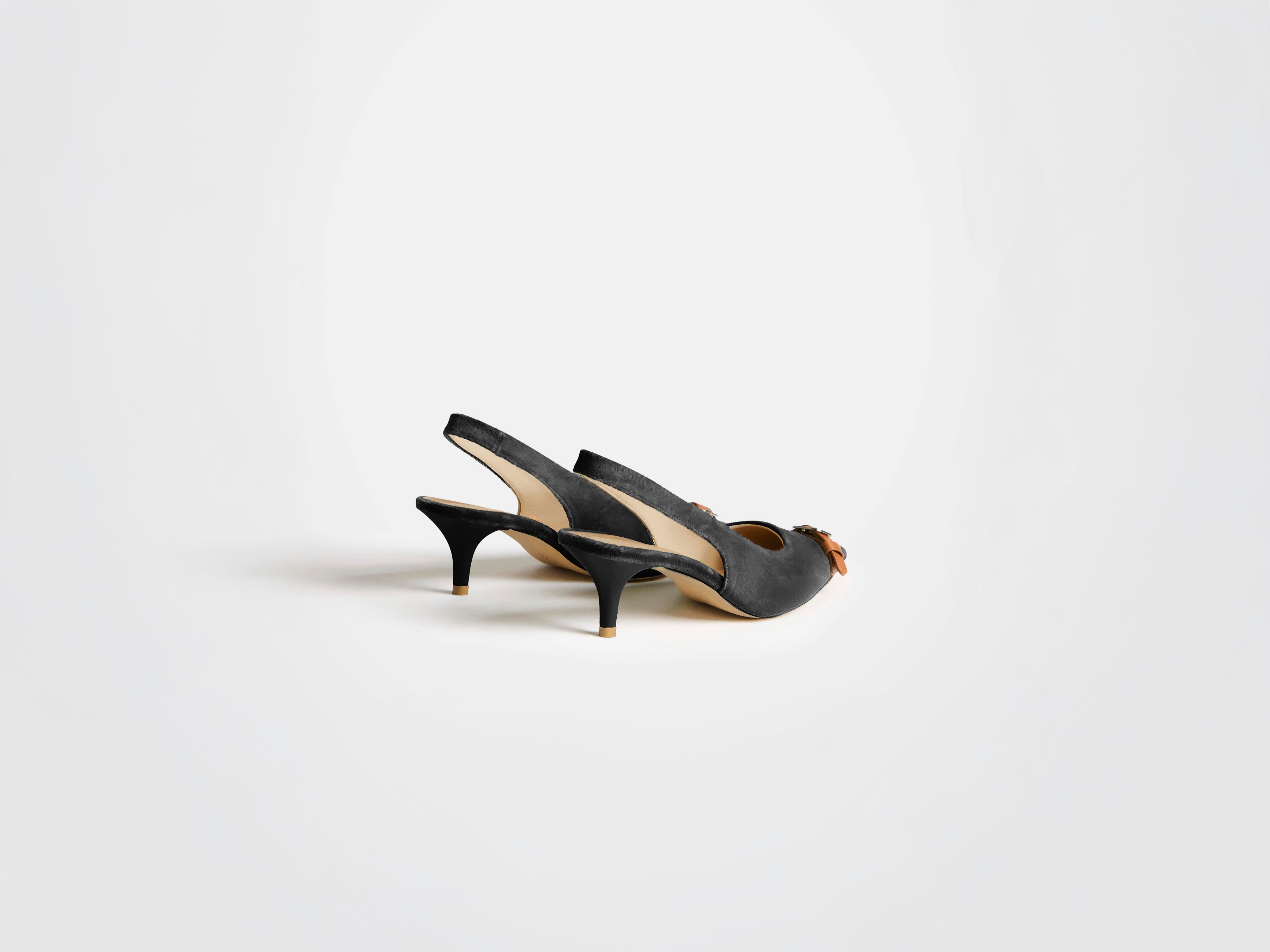J.W.Anderson Shoes Buckle Sling-Back Pumps Damen Schwarz