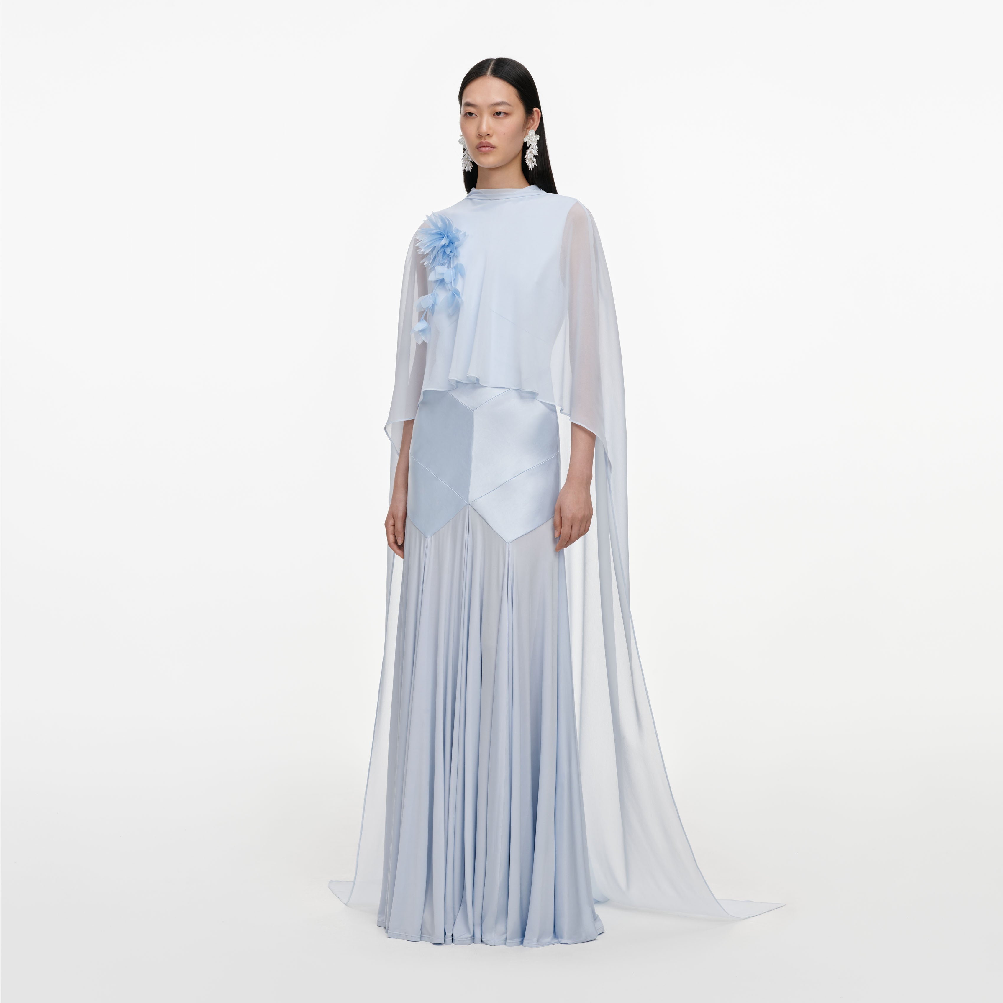 Self Portrait Blue Satin Cape Maxi Kleid Blau Jersey