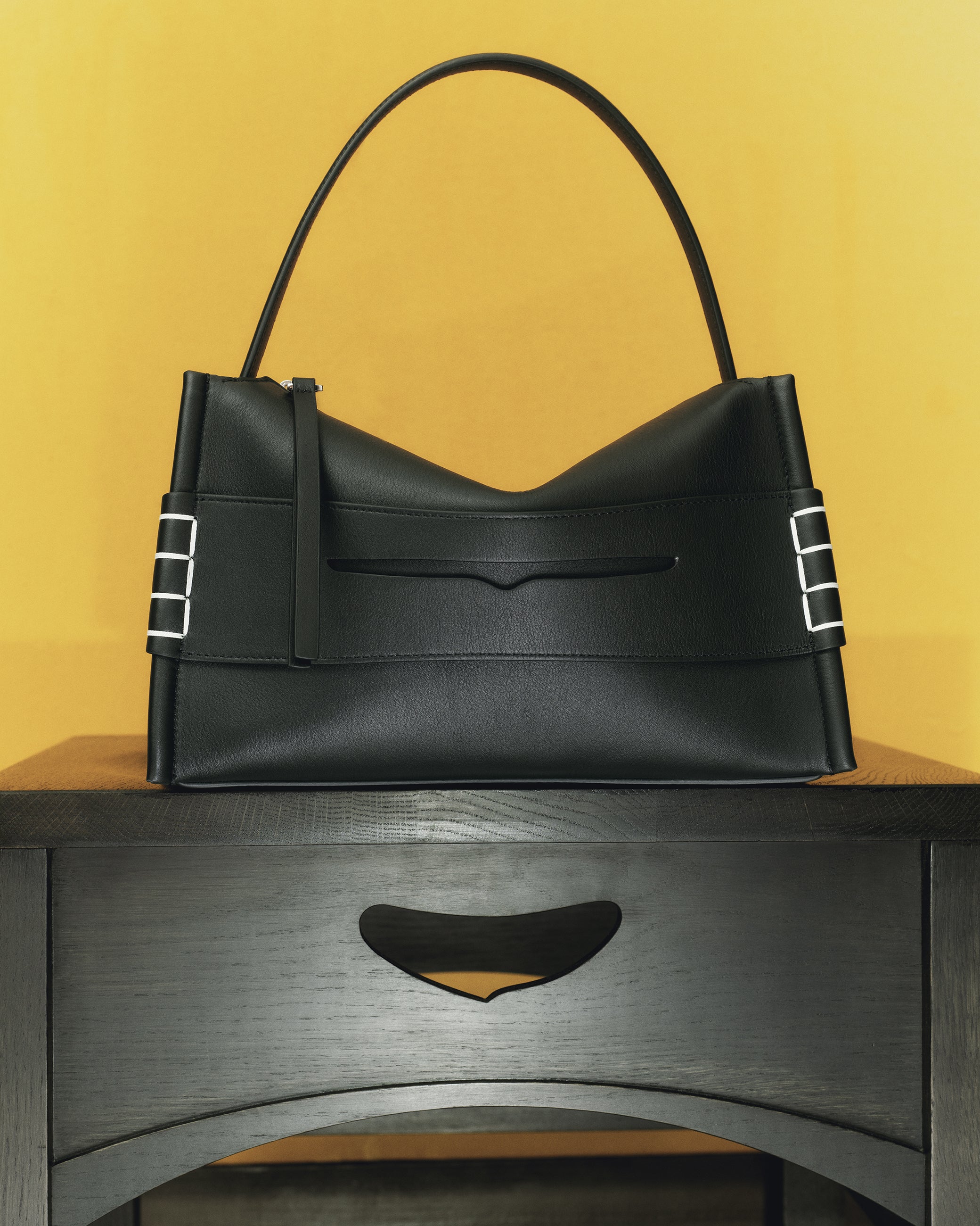J.W. Anderson Loafer Tasche schwarz Leder Henkeltasche