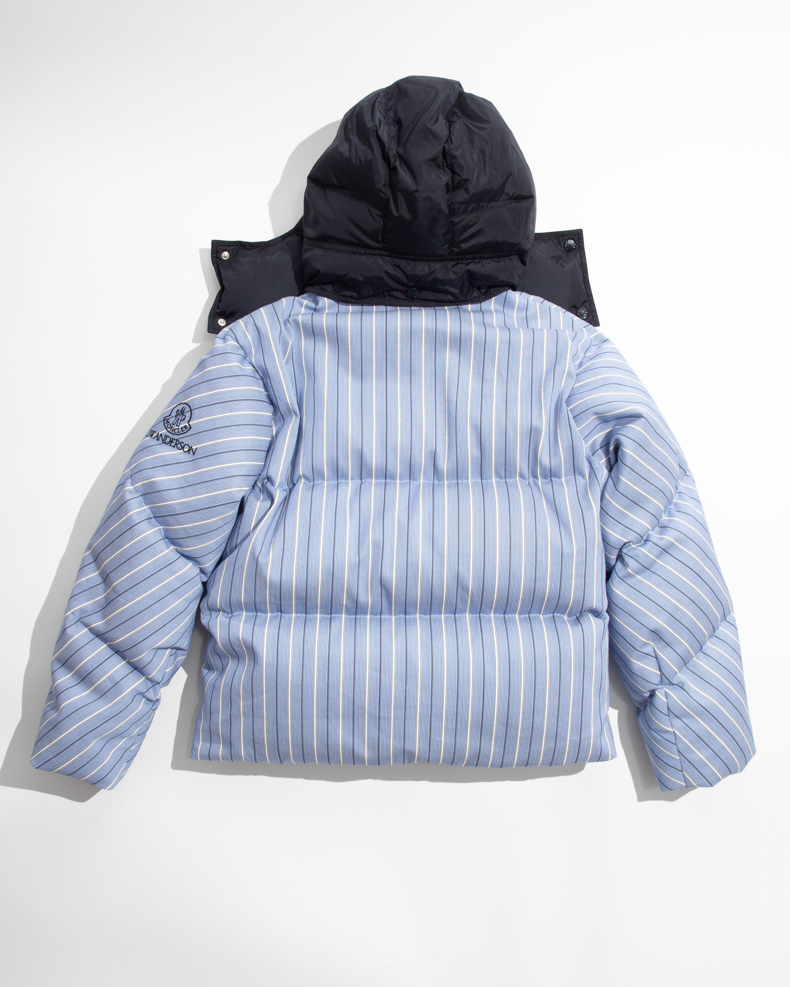 J.W.Anderson x Moncler Puffer Jacke Blau-Weiß