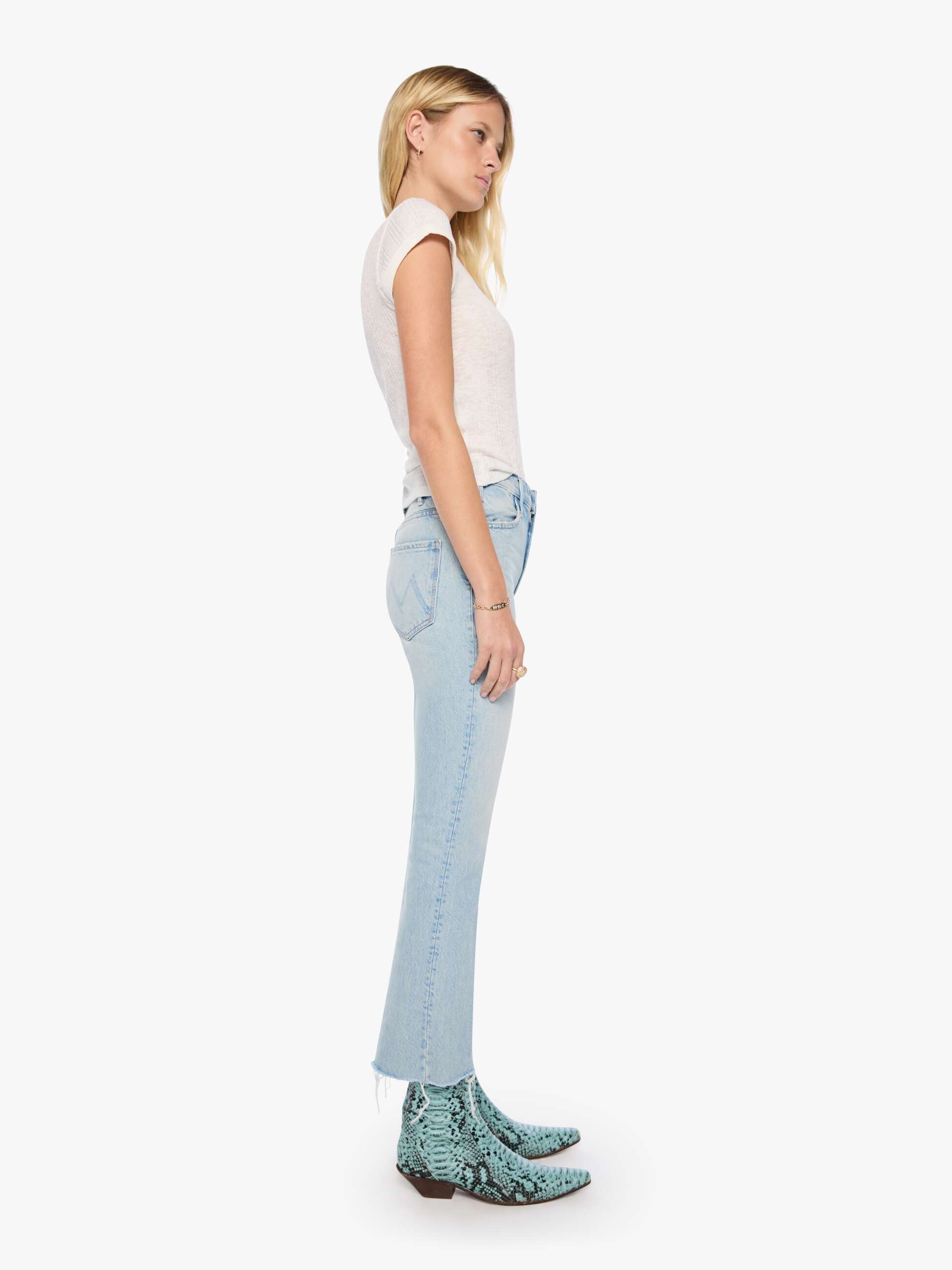 Mother The Hustler Flood Fray Jeans Out Of This World hellblau