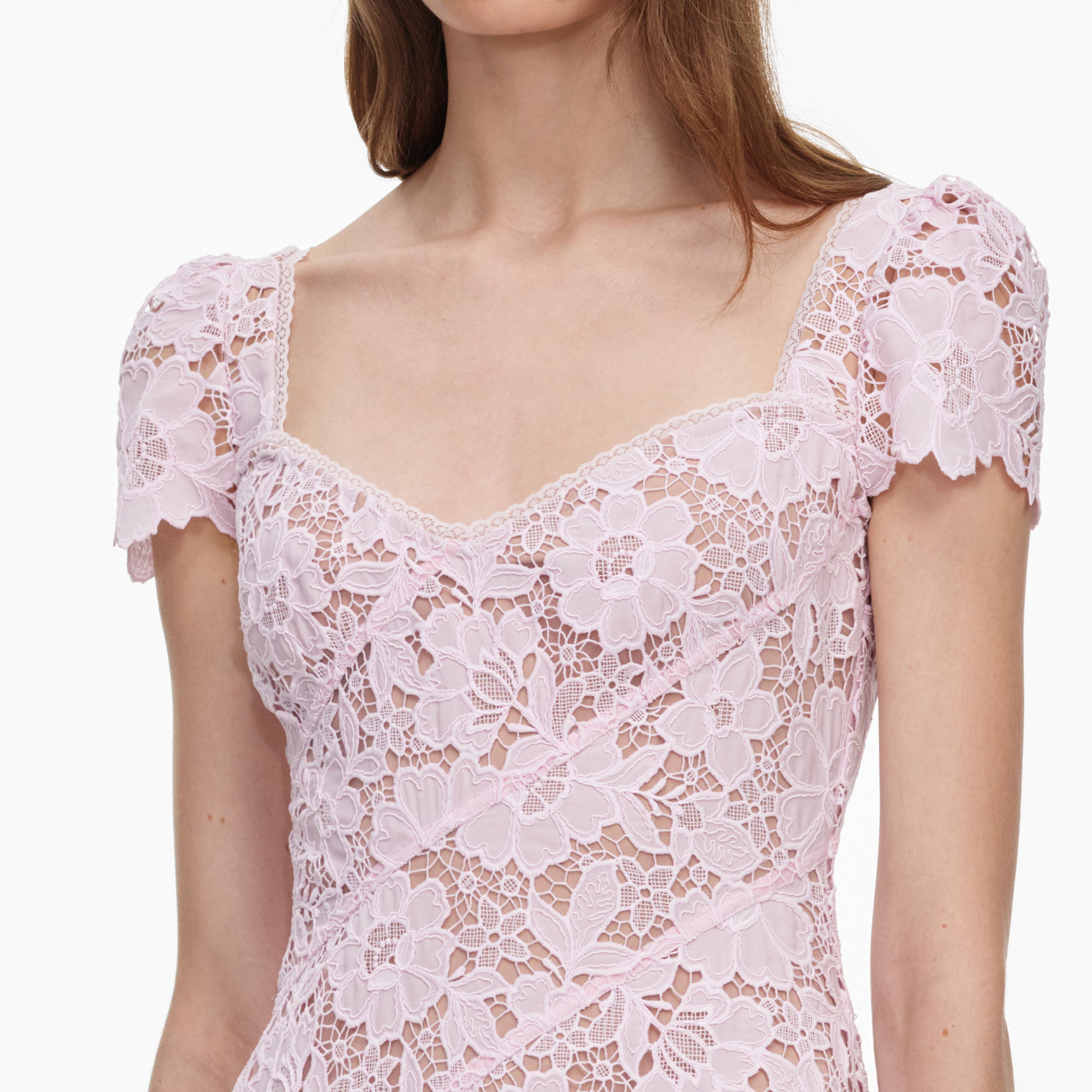 Self Portrait Spiral Lace Midikleid rosa Herzausschnitt