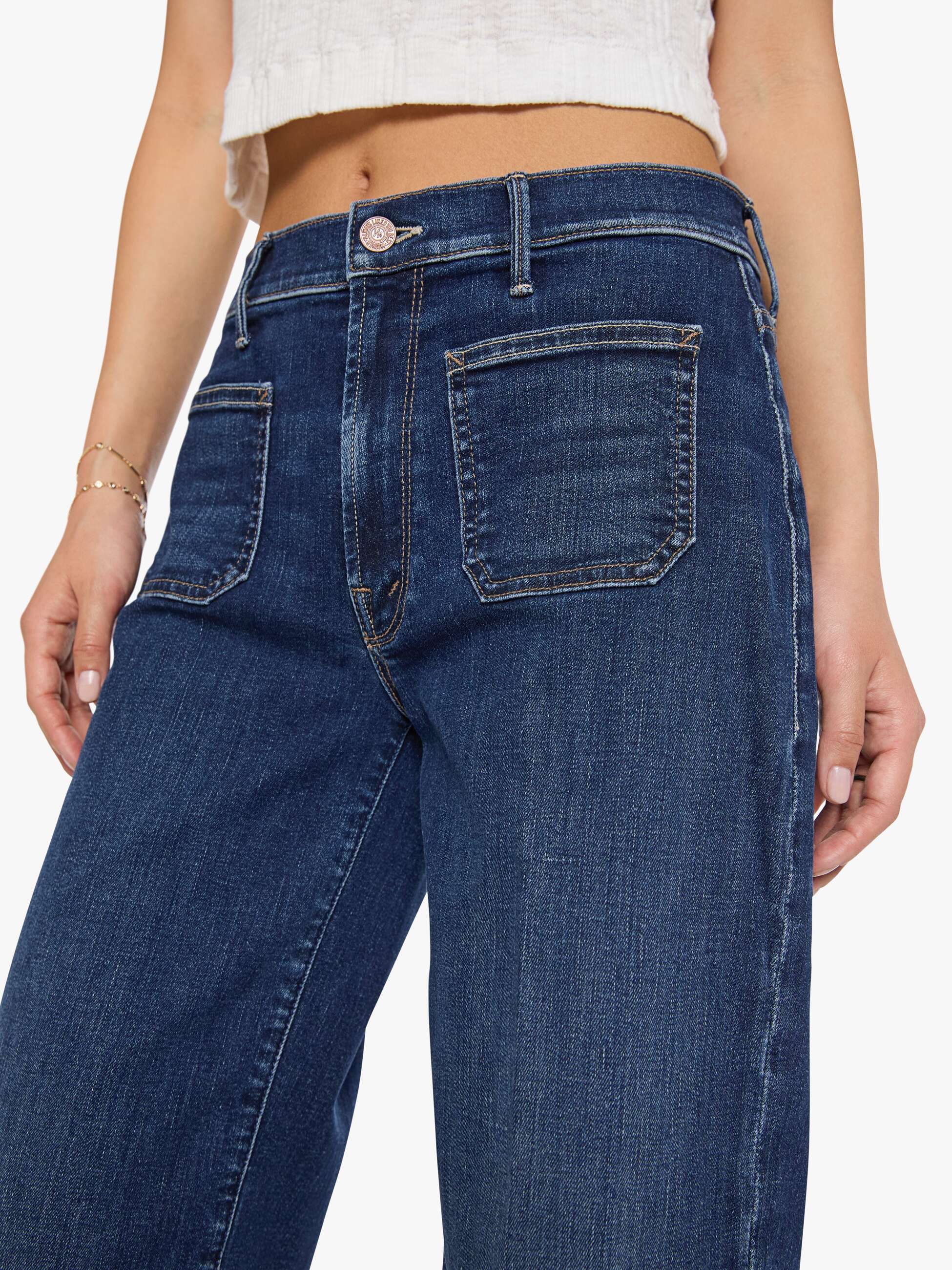 Mother Lil Patch Pocket Maven Sneak Jeans Backstage Pass Petite
