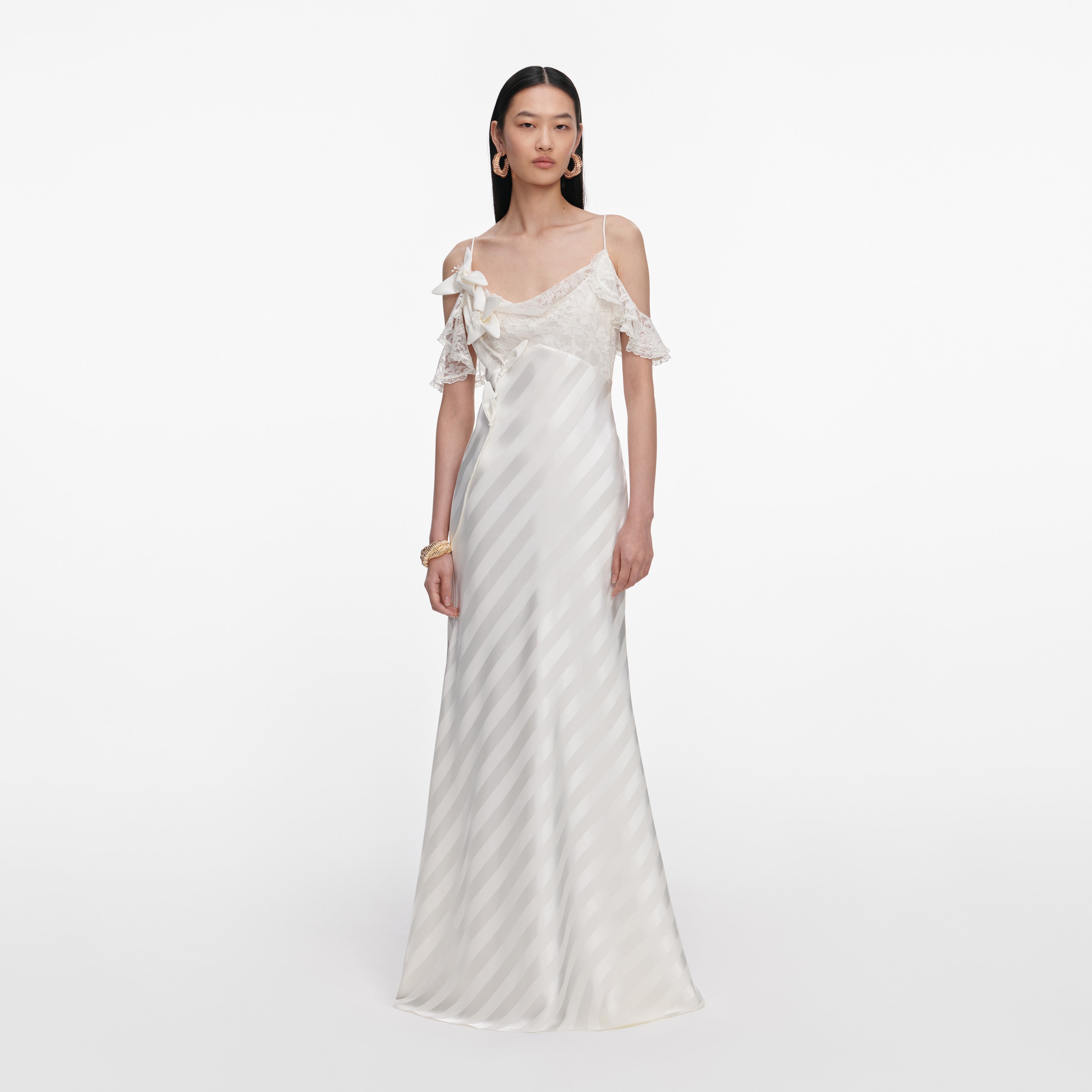 Self Portrait Cream Satin Striped Maxi Kleid Creme Satin
