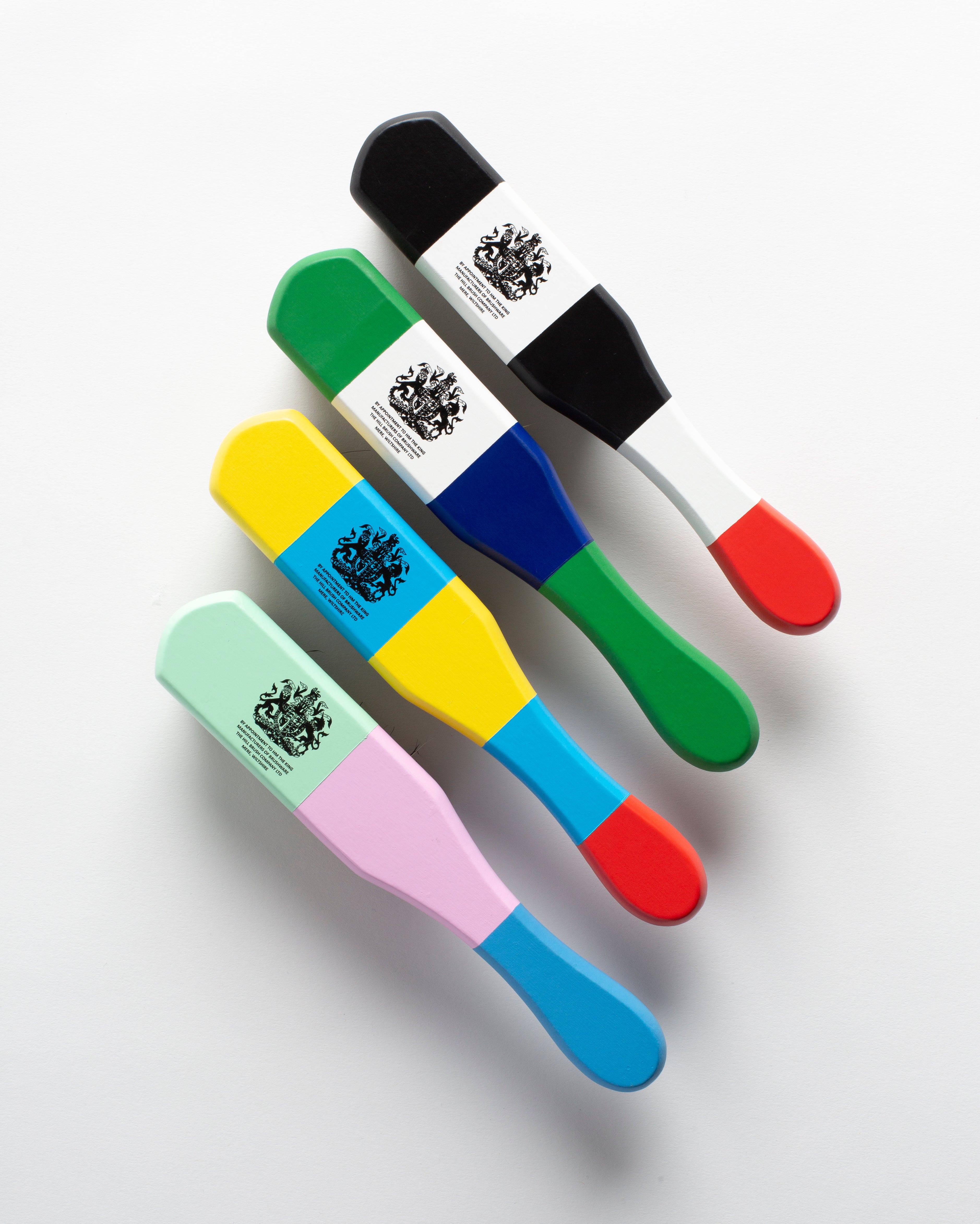 J.W.Anderson Hillbrush Kleiderbürste Pink Blau Holz Borsten
