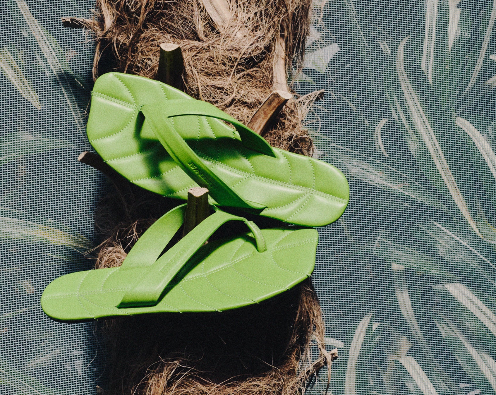J.W.Anderson Shoes Leaf Slides Pantoletten Lime Leder