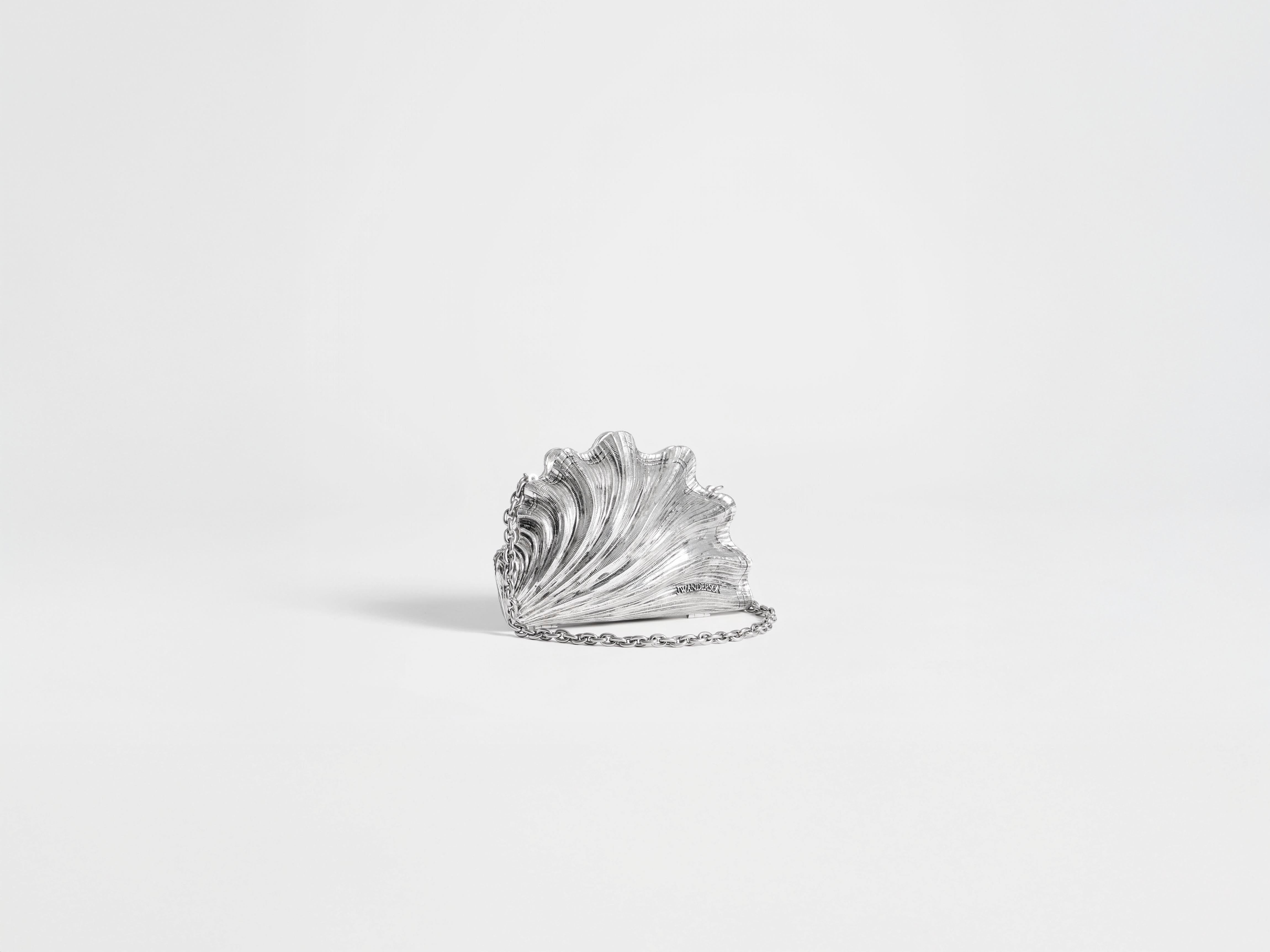 J.W.Anderson Shell Clutch Vintage Silver 3D Harz Kette