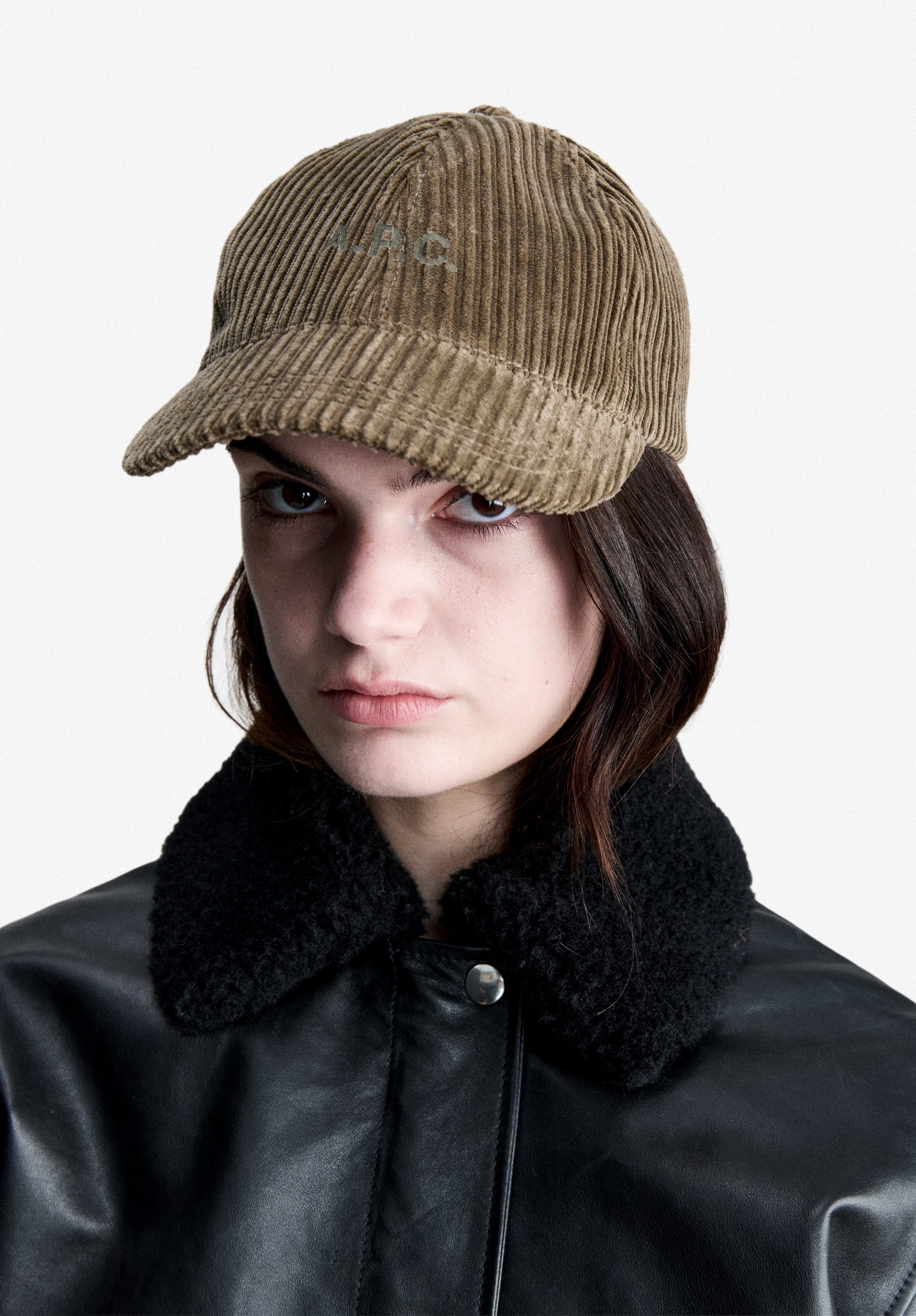 A.P.C. Schirmmütze Samt Cord Logo verstellbar Gr. 58