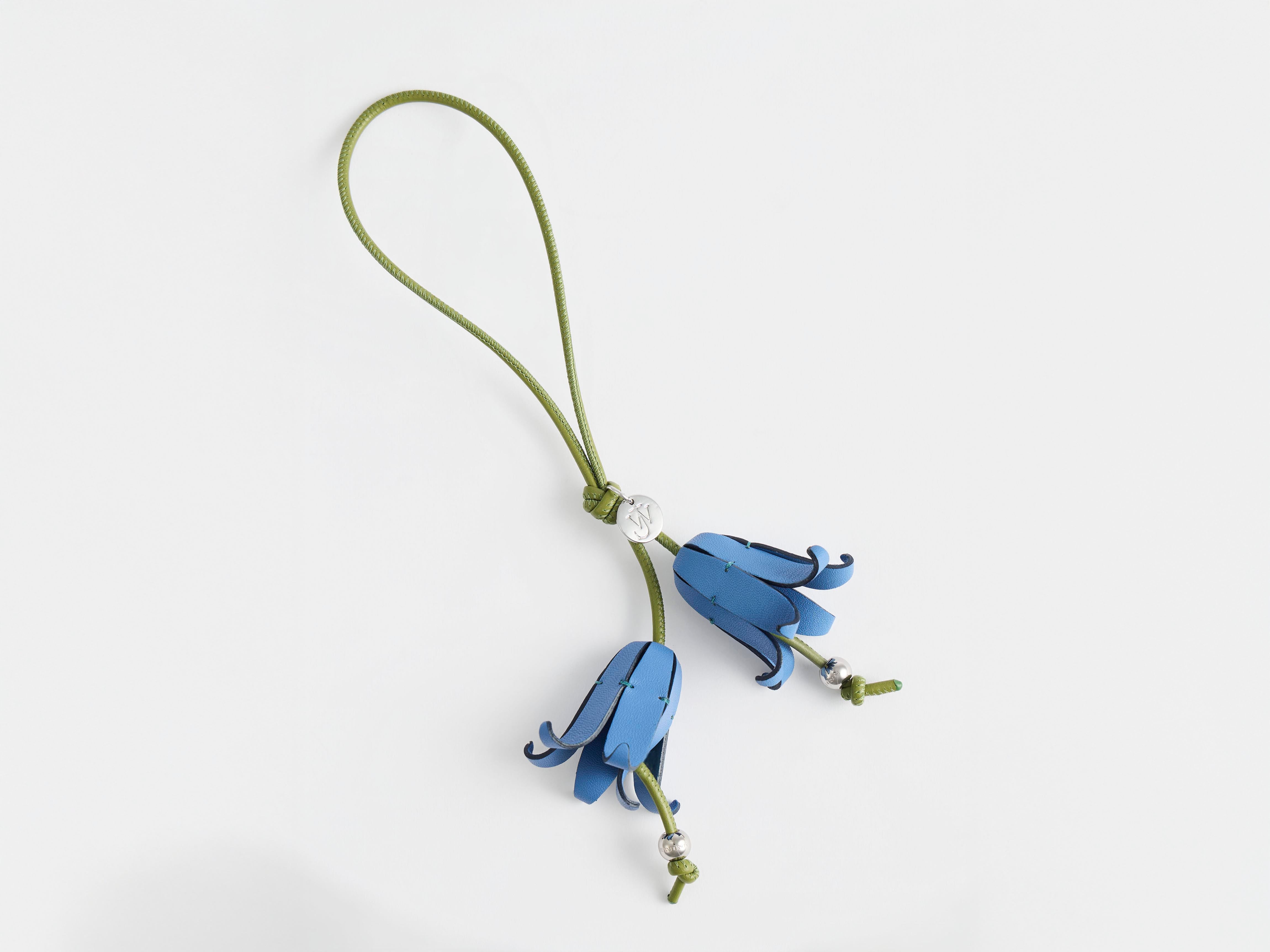 J.W.Anderson Bluebell Charm Blau Grün Leder Anhänger Blume