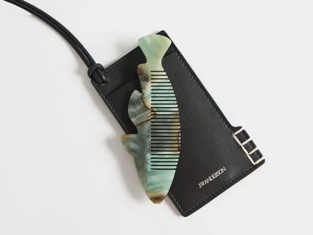J.W.Anderson Loafer Pouch Schwarz Leder mit Fisch Kamm