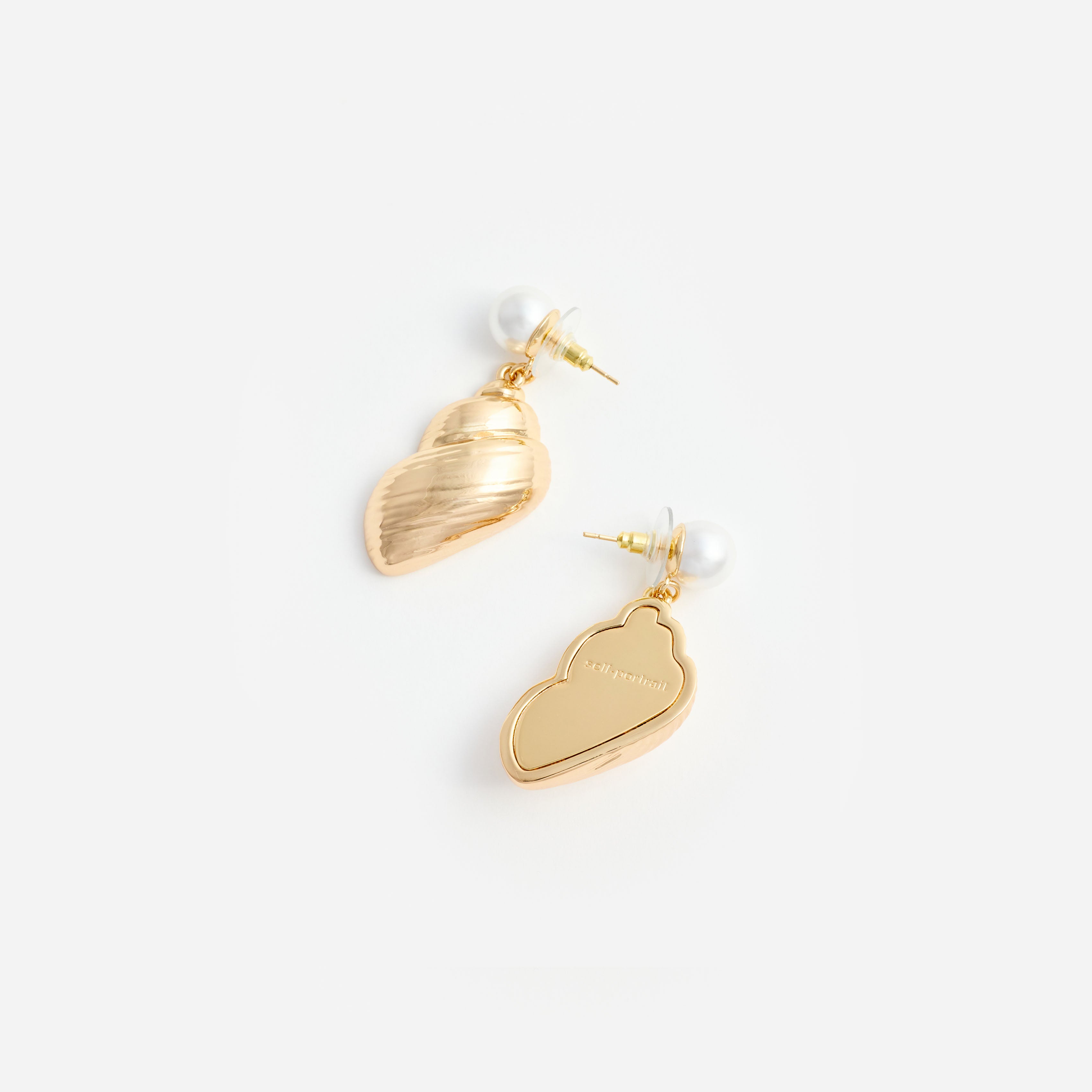 Self Portrait Shell Ohrringe Gold Perle Muschel Ohrstecker