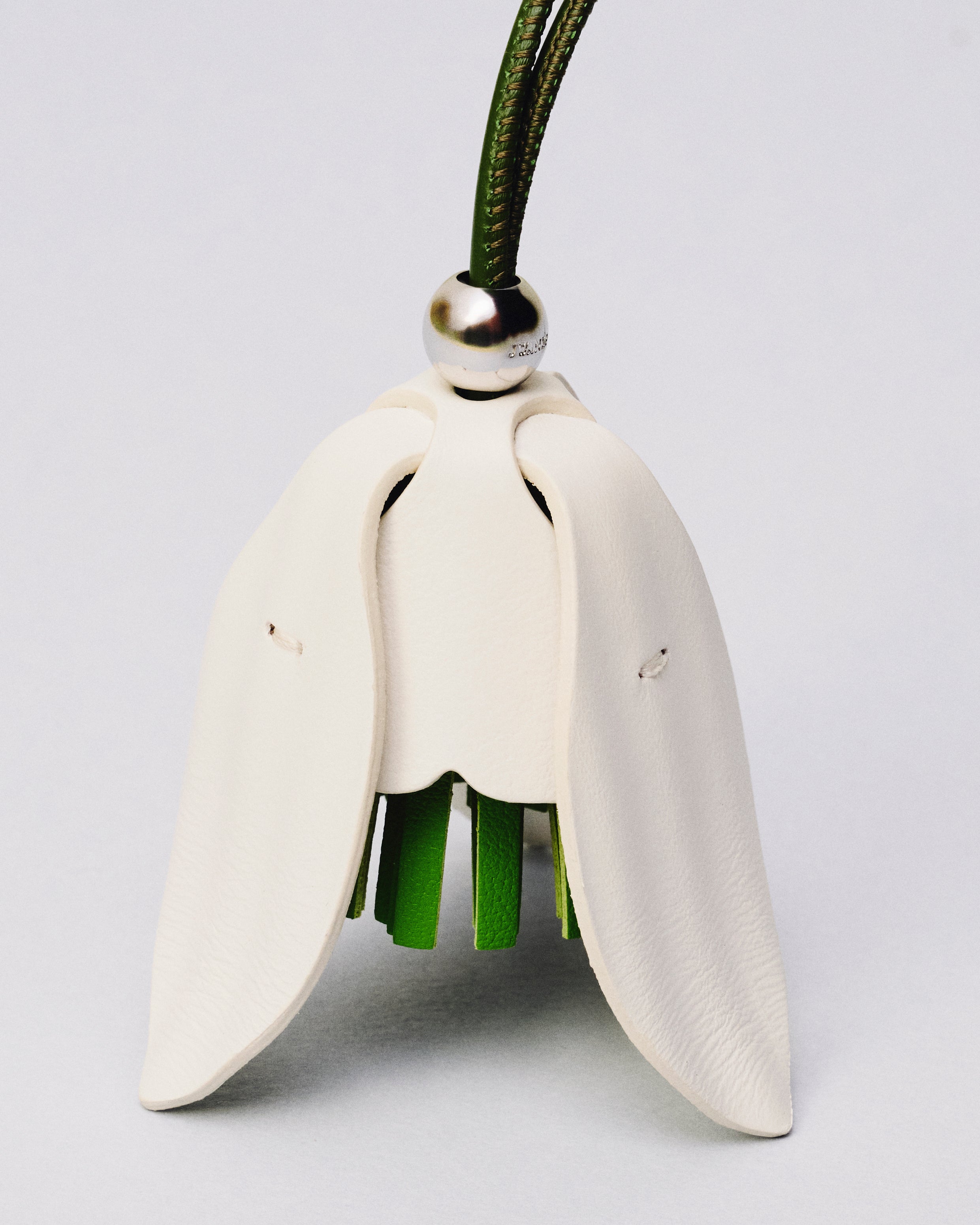 J.W.Anderson Bag Charms Leather Snowdrop Weiß Grün