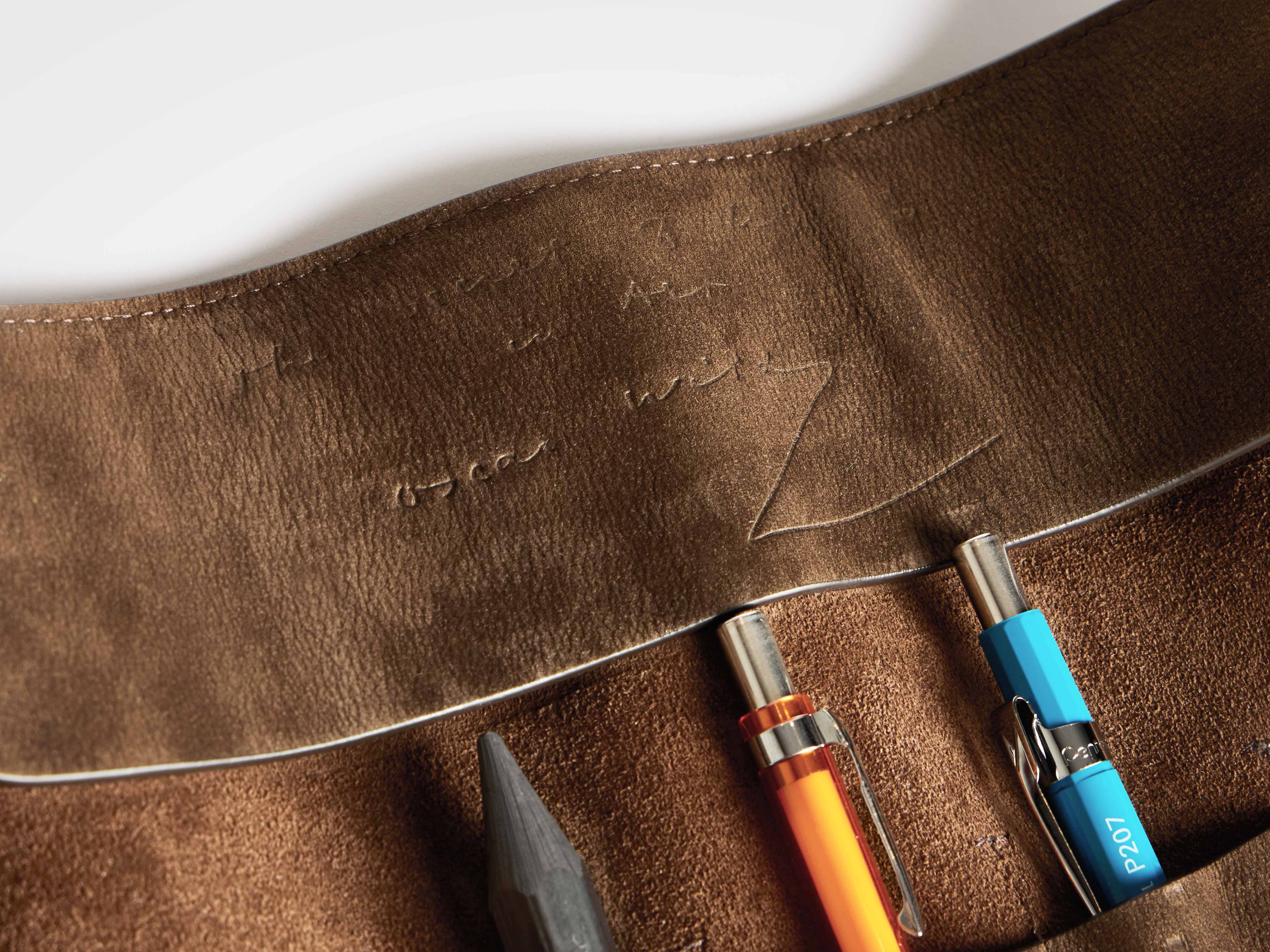 J.W.Anderson Pen-Roll Case Federmäppchen Dunkelbraun