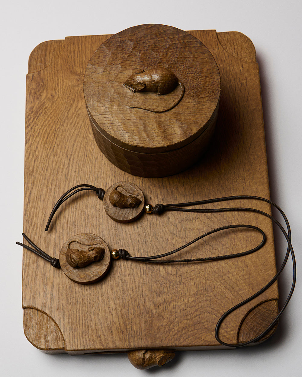 J.W.Anderson Homeware Mouseman Schneidebrett Braun Holz