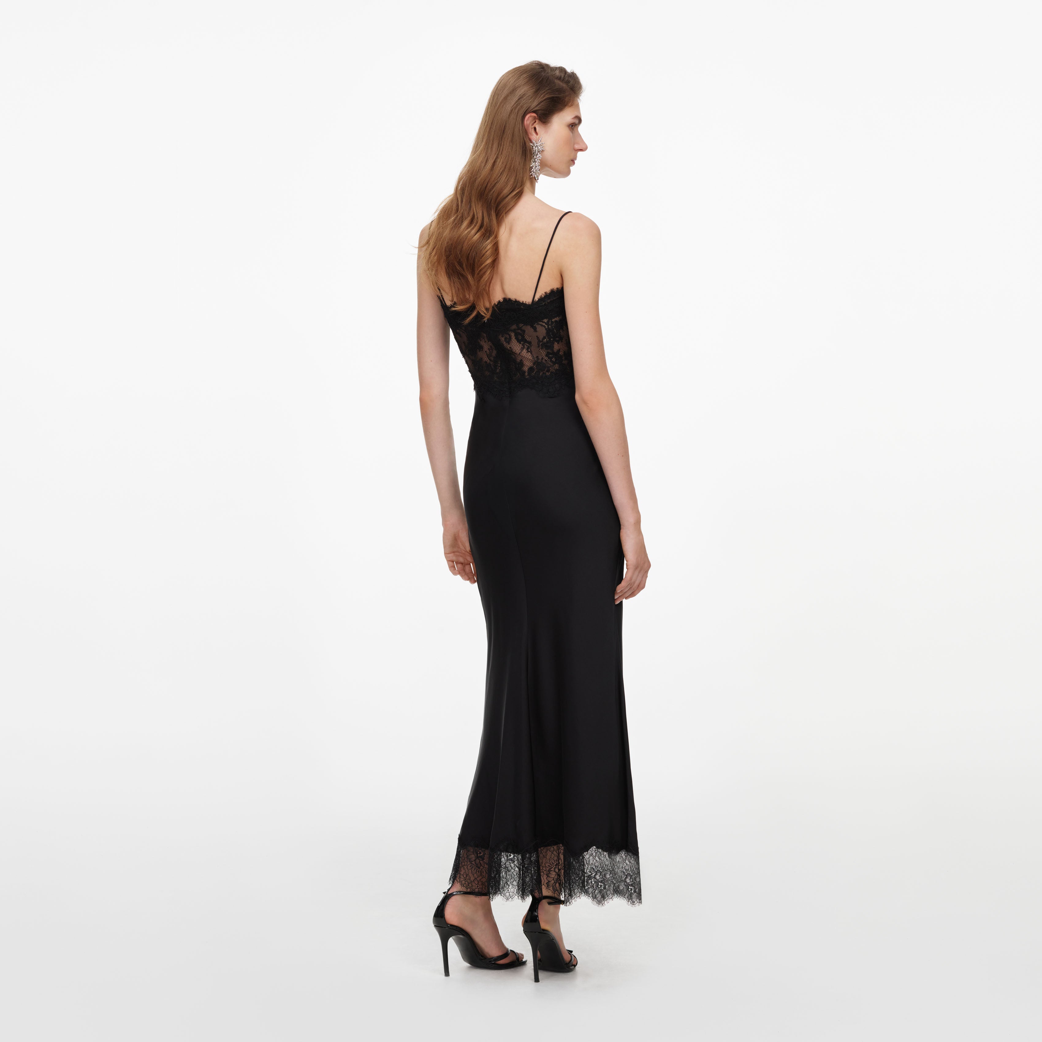 Self Portrait Satin Midikleid Schwarz Spitze V-Ausschnitt