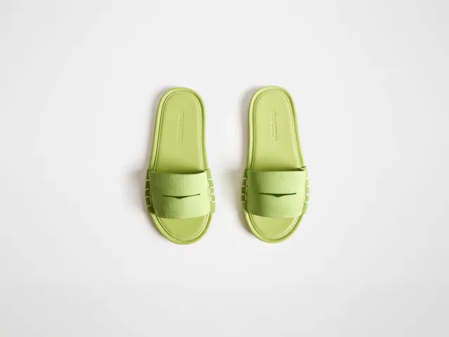 J.W.Anderson Shoes Loafer Mule Slides Damen Limette Wildleder