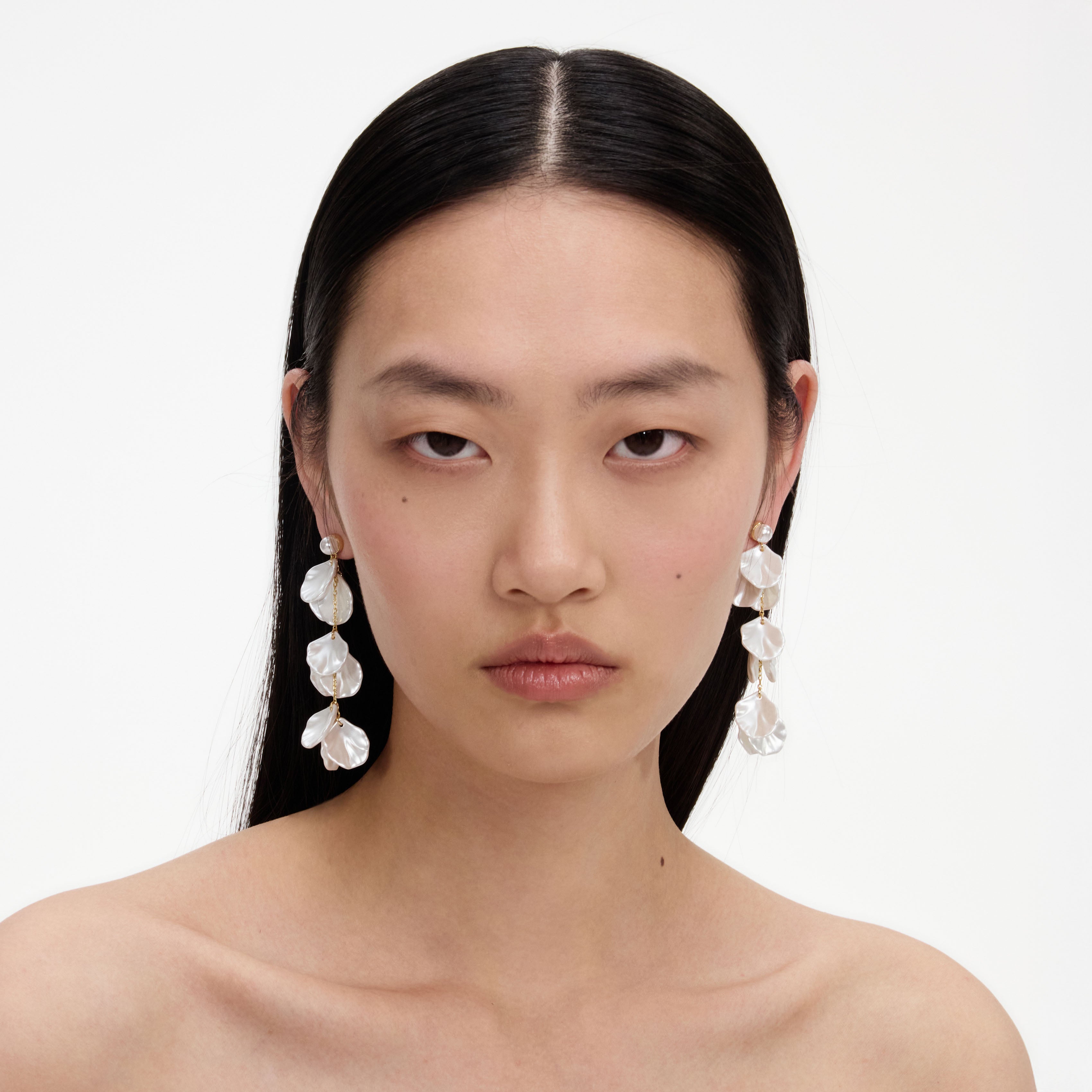 Self Portrait Jewellery Pearl Petal Tiered Ohrringe Creme Perle