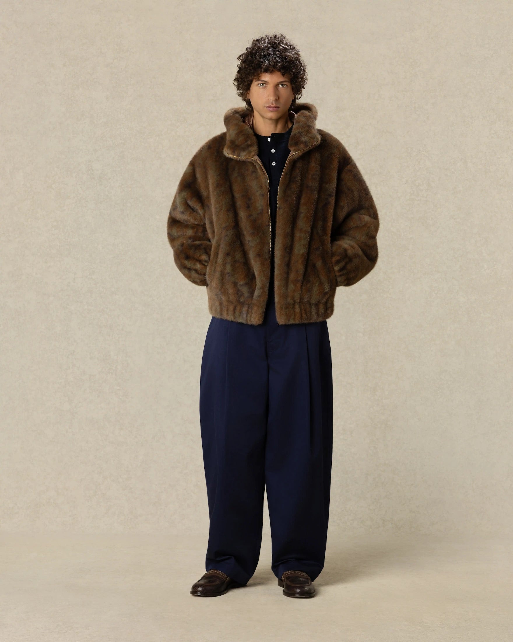 Drôle De Monsieur Hooded Fake Fur Jacke Khaki Kunstfell