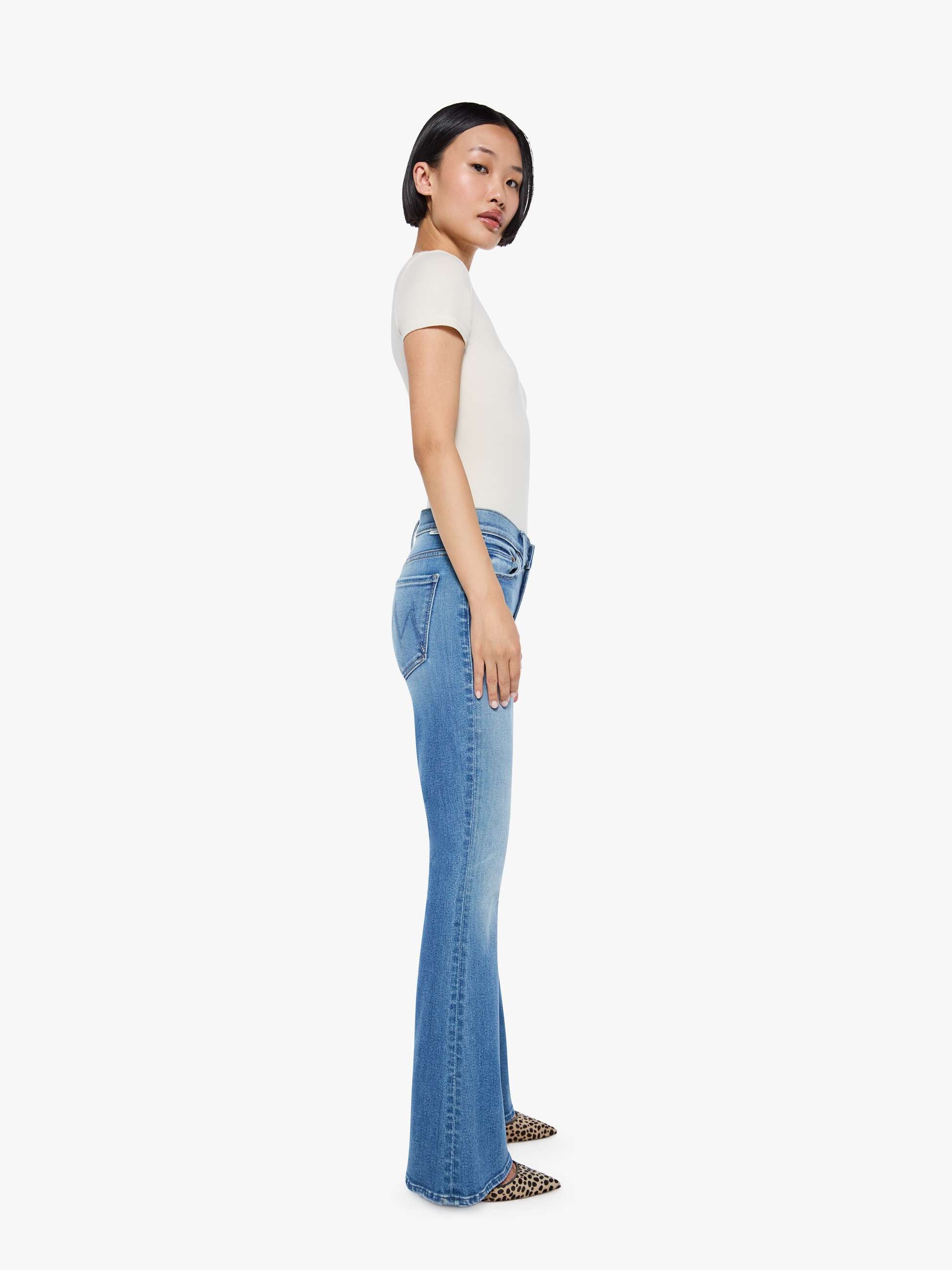 Mother Lil Weekender Layover Jeans Mittelblau Flare Petite