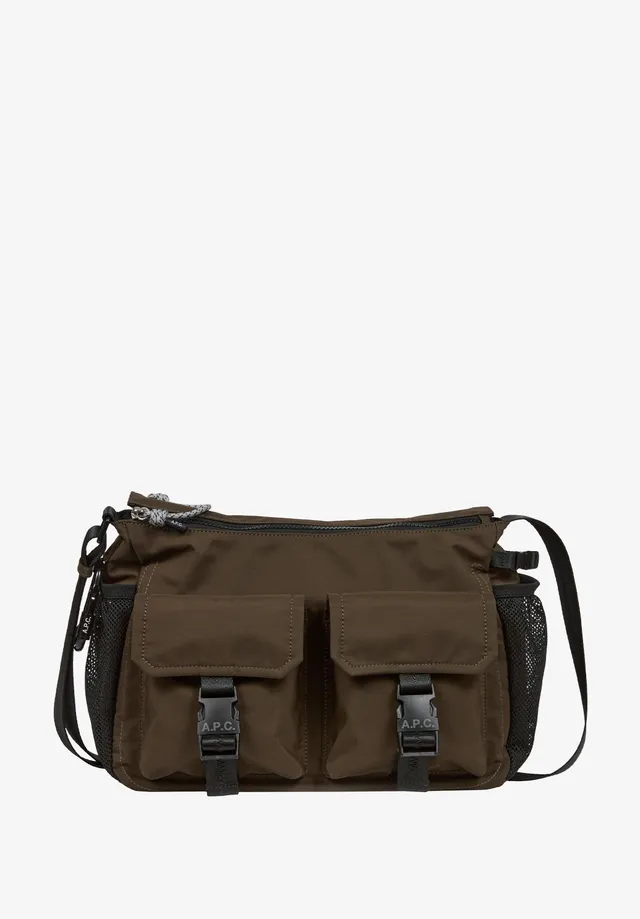 A.P.C. Trek Tasche Umhängetasche Outdoor mit Clipverschluss