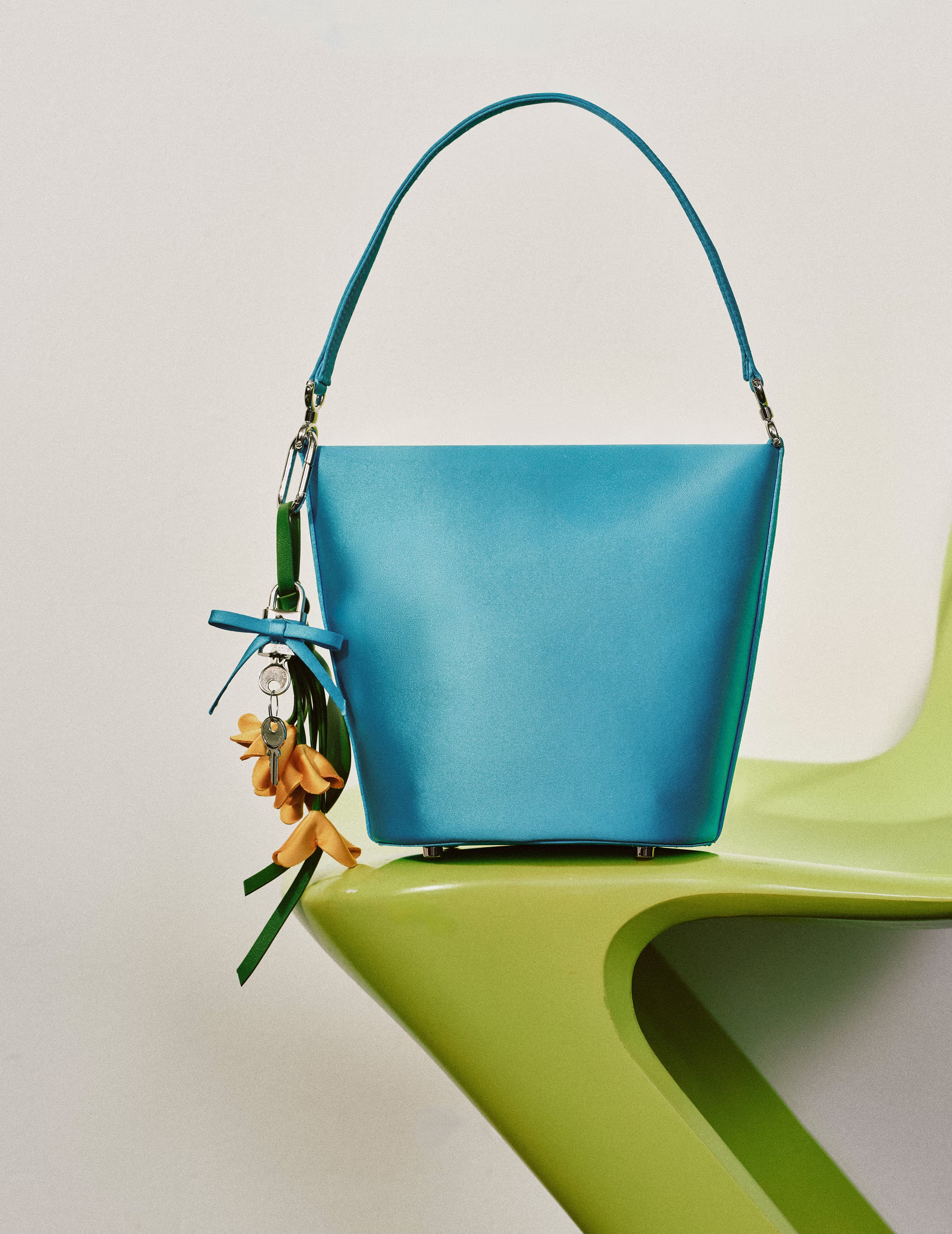 Self Portrait Blue Satin Bucket Bag Schultertasche Blau Satin