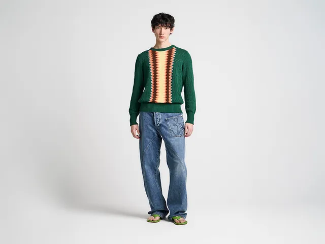 J.W. Anderson Chevron Jumper Pine Baumwolle Rundhals