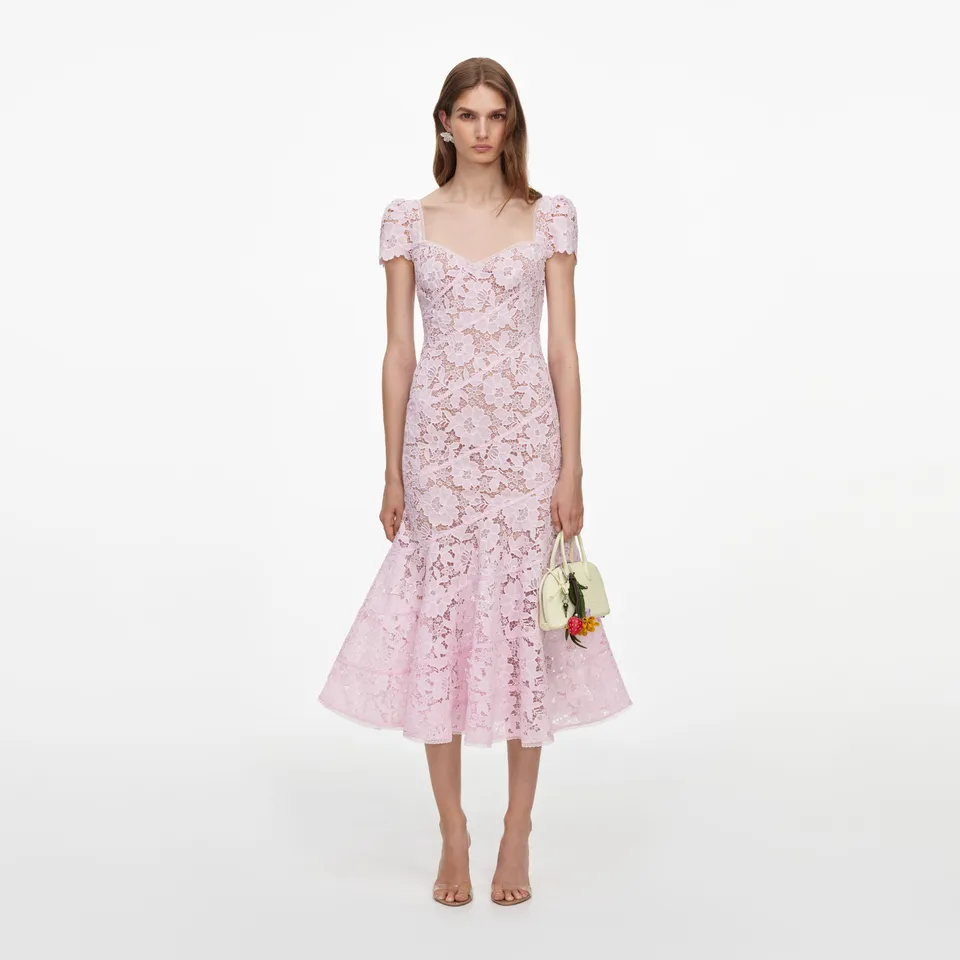 Self Portrait Spiral Lace Midikleid rosa Herzausschnitt