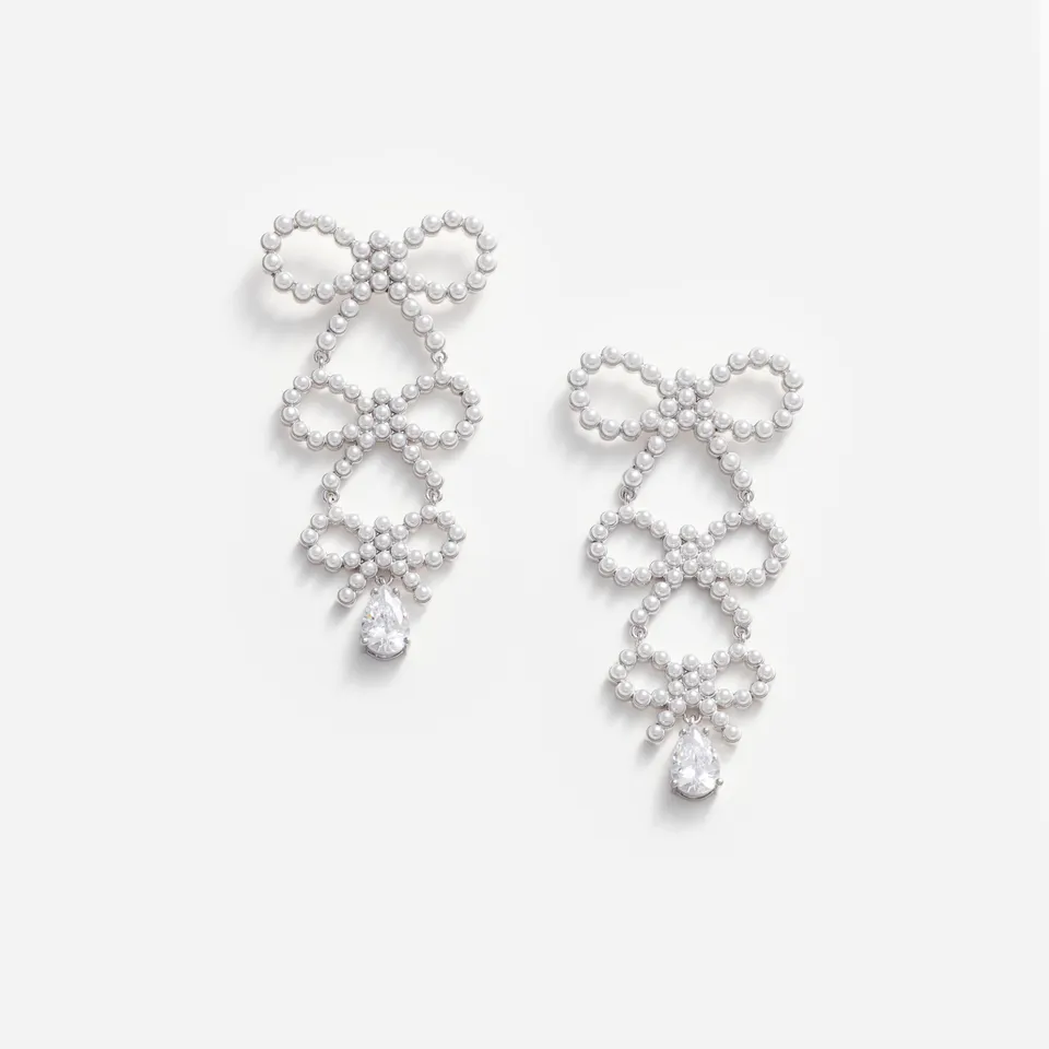 Self Portrait Tiered Pearl Bow Ohrringe Silber Perlen