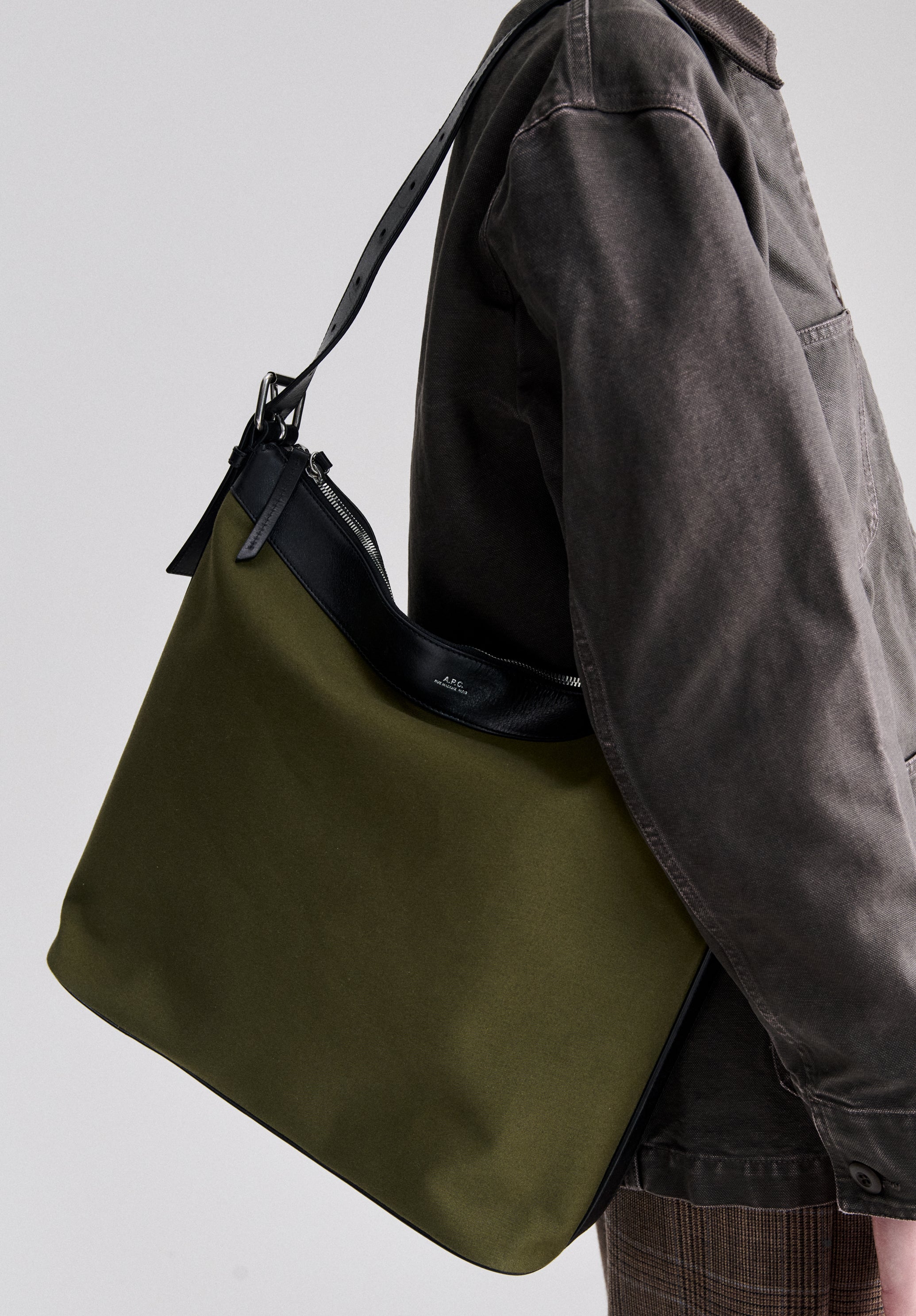 A.P.C. Vera Maxi Biker Tasche Canvas Leder TU Grün