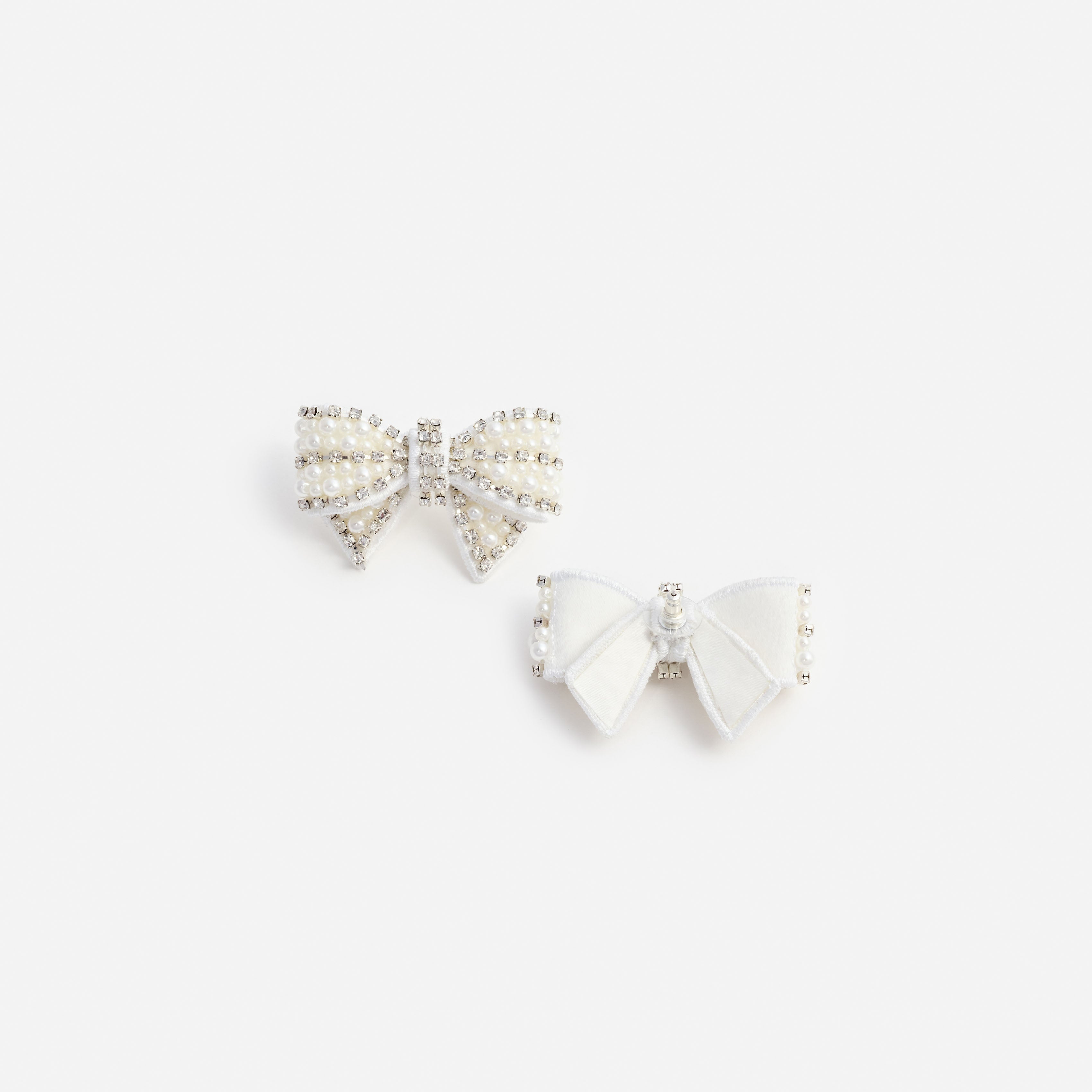 Self Portrait Pearl Satin Bow Ohrringe Creme Pailletten