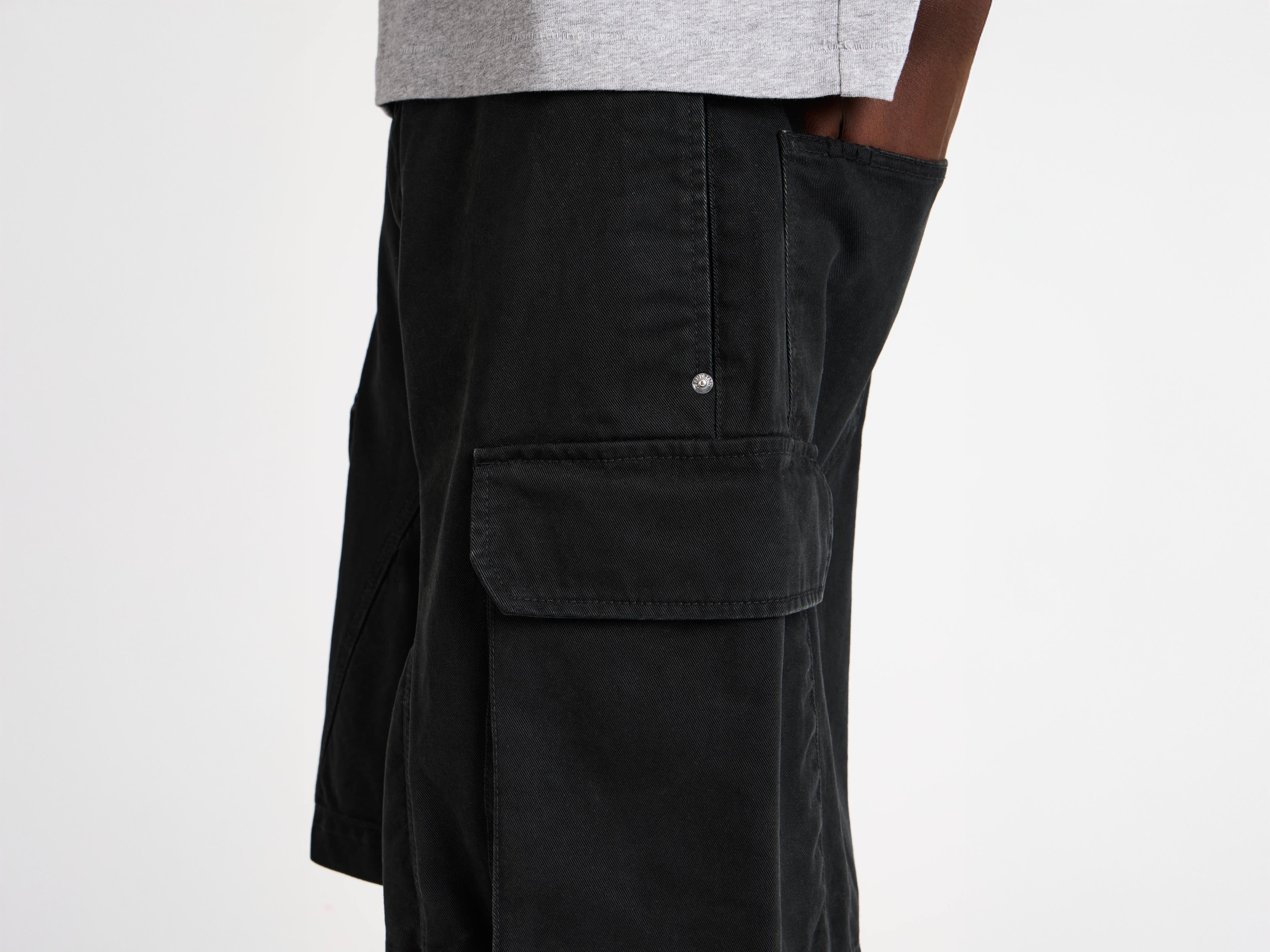 J.W.Anderson Twisted Patch Pocket Shorts Schwarz