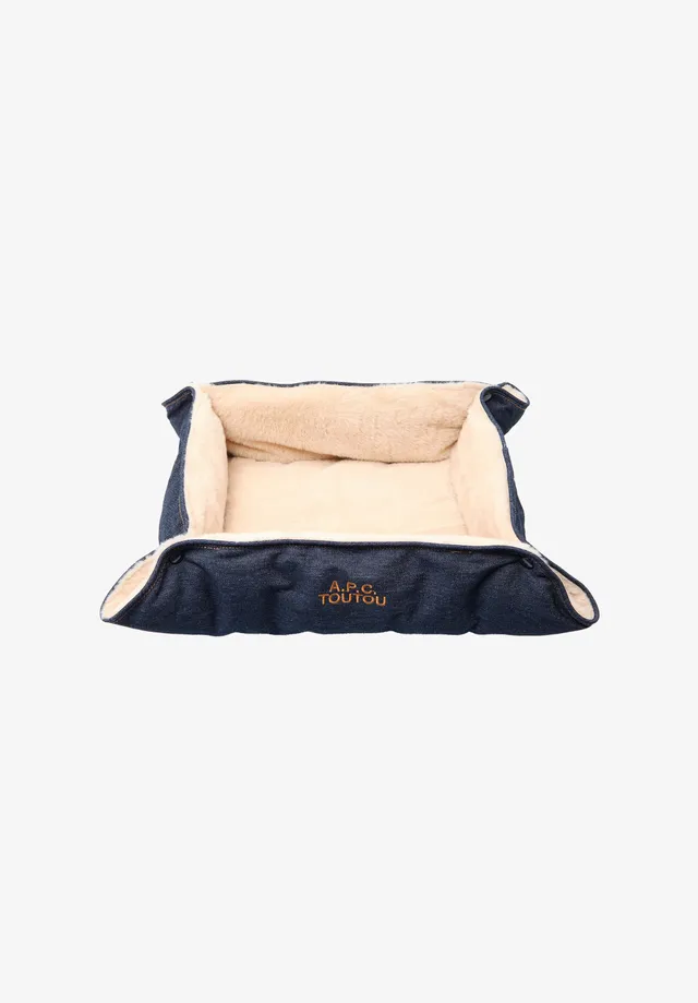 A.P.C. ACCESSORIES Hundekorb Kunstfell TU Toutou-Stickerei