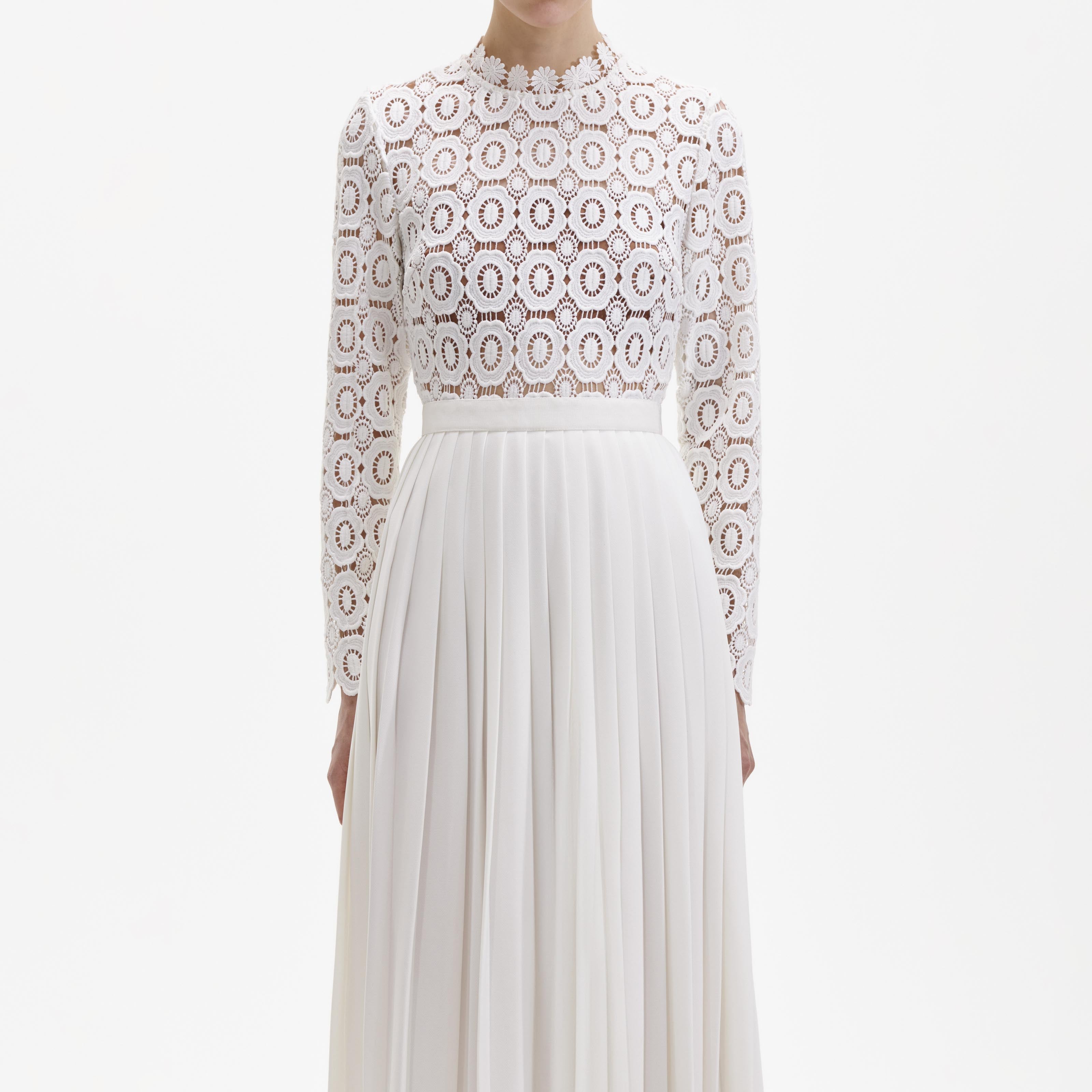 Self Portrait Pleated Crochet Floral Maxikleid Weiß UK 10