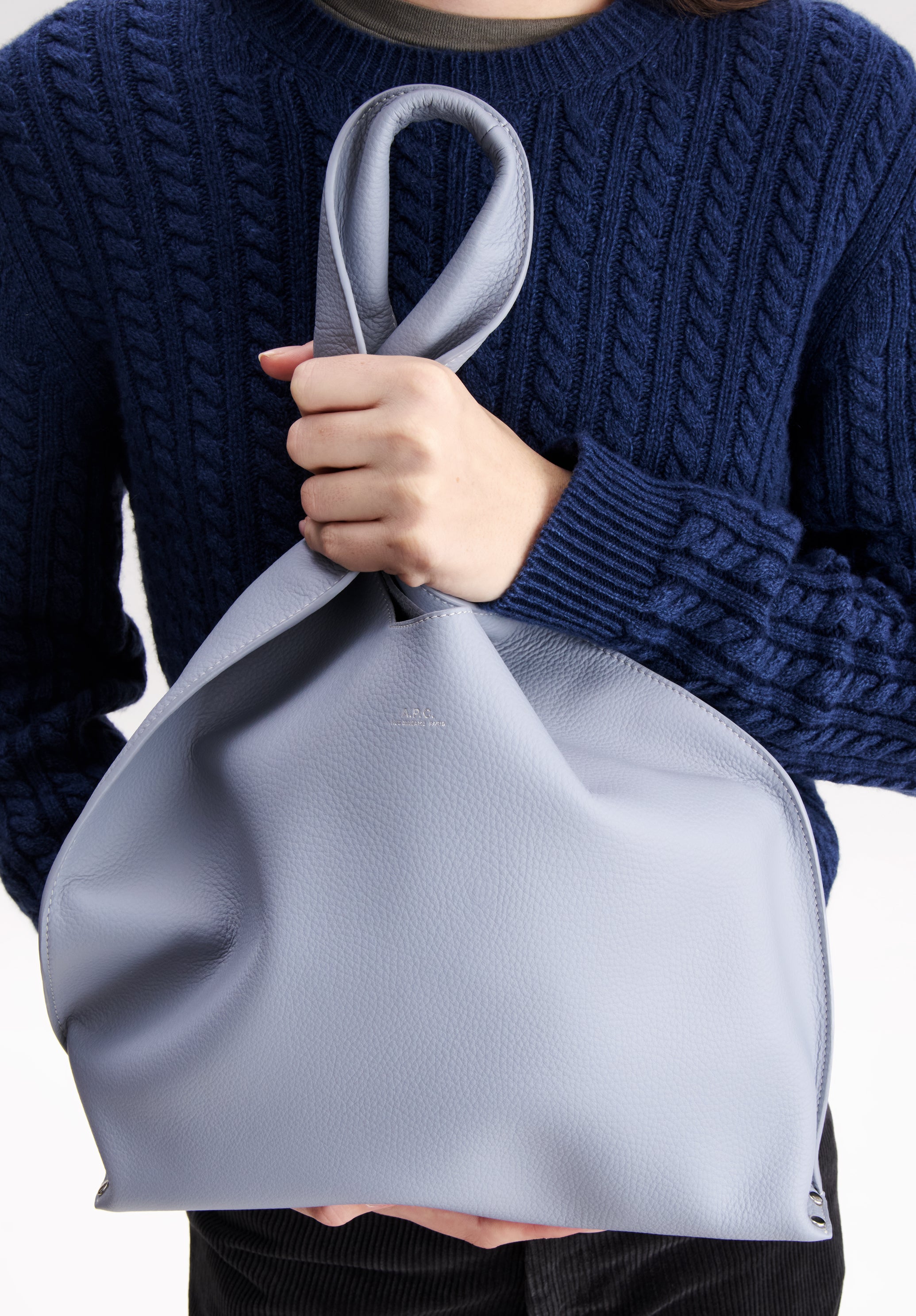 A.P.C. Neige Clou Tasche blau TU genarbtes Leder