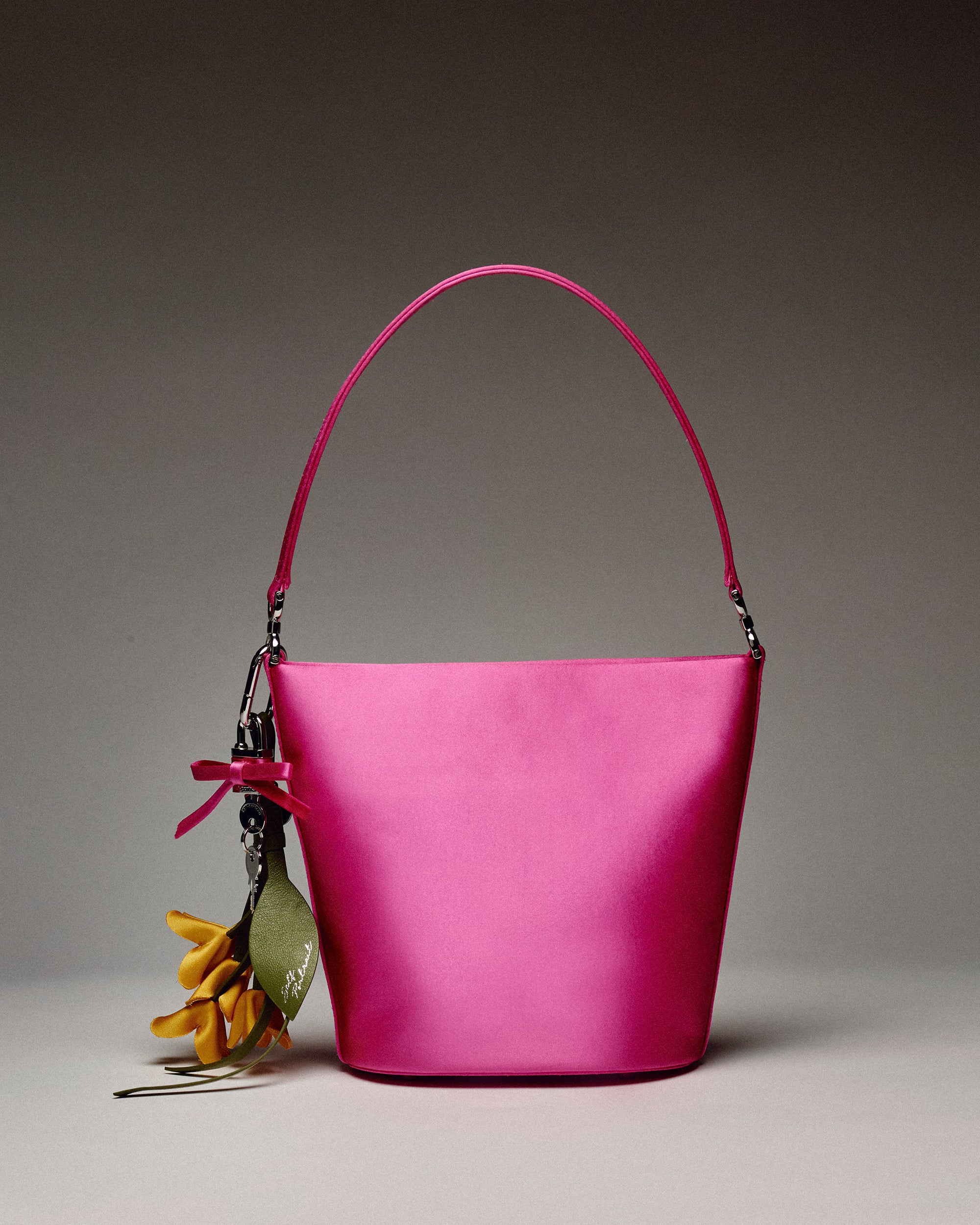 Self Portrait Pink Satin Bucket Bag Pink Schultertasche